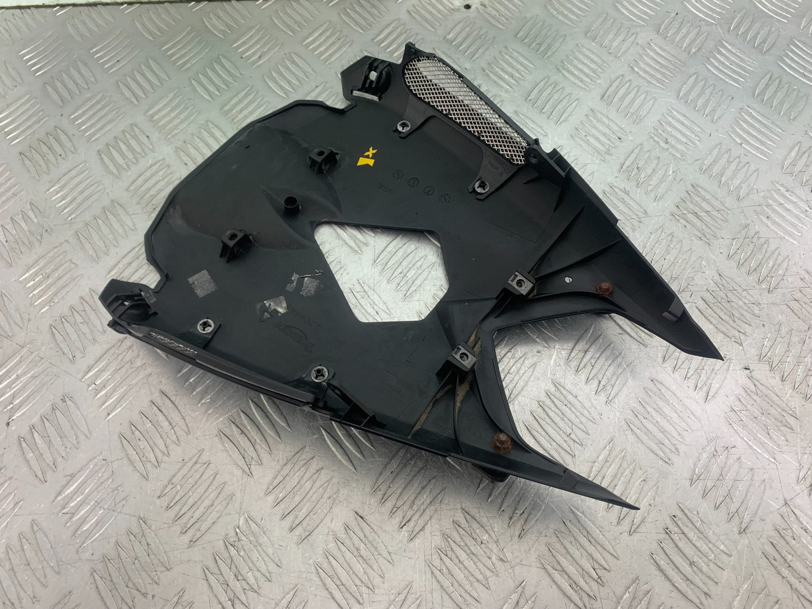 TRIUMPH 675 STREET TRIPLE RX UNDERTRAY   2015- 2017 (CMB1299)