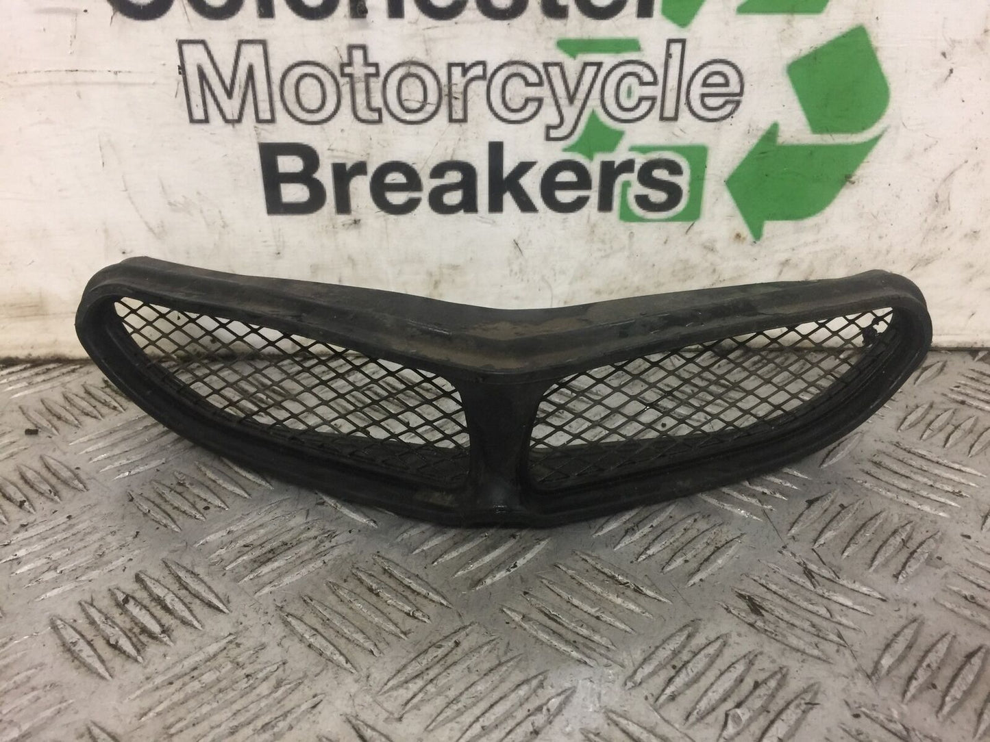 KAWASAKI ZX6R ZX636 FAIRING GRILL  YEAR 2002  (STOCK 484)