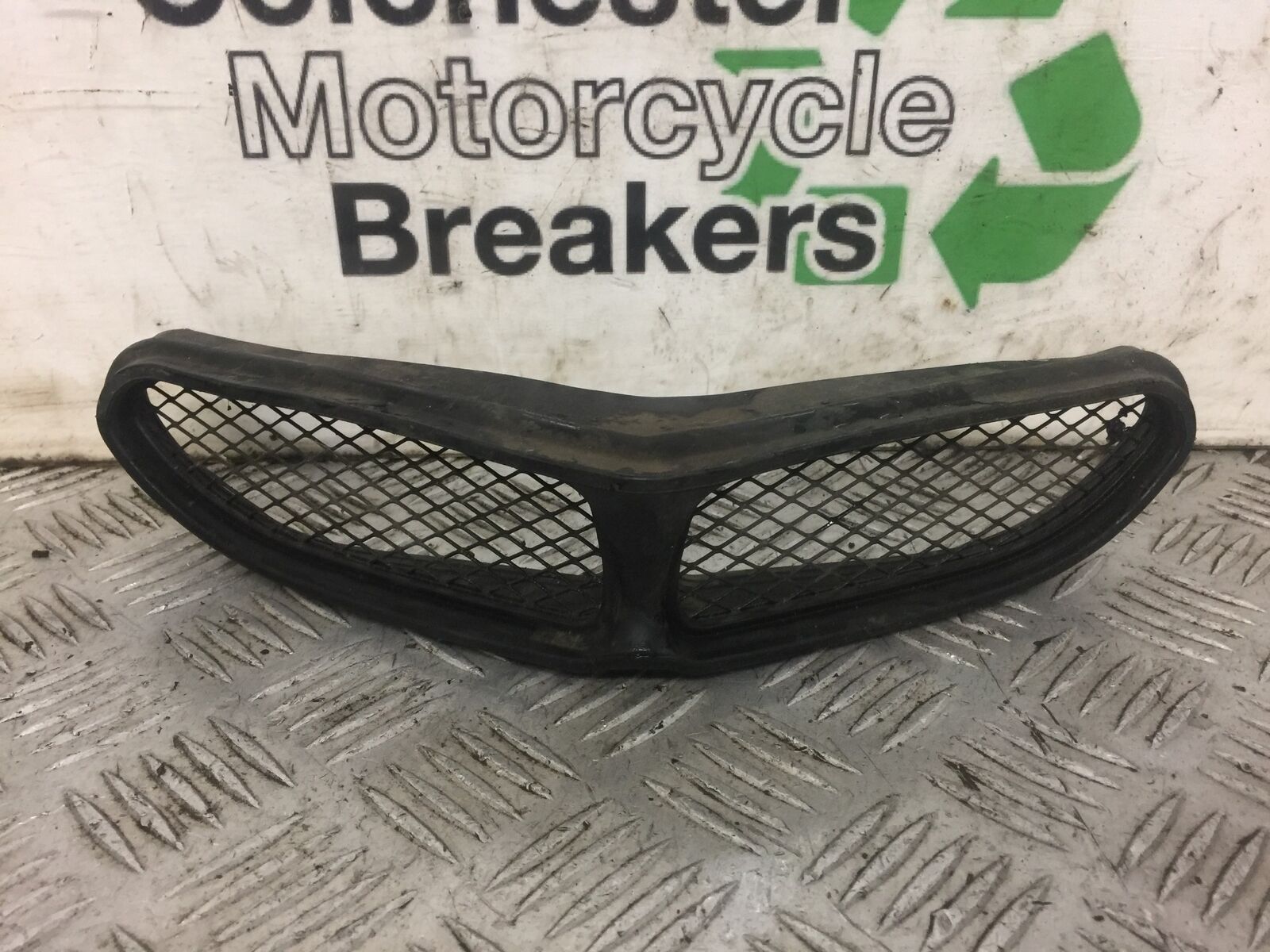 KAWASAKI ZX6R ZX636 FAIRING GRILL  YEAR 2002  (STOCK 484)