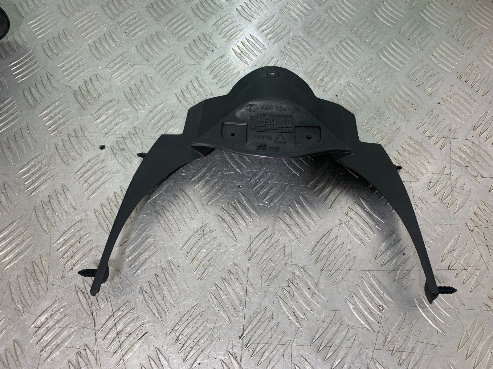 DUCATI 1198 S LOWER TOP FAIRING INFILL PANEL  YEAR 2009-2011 (CMB1219)
