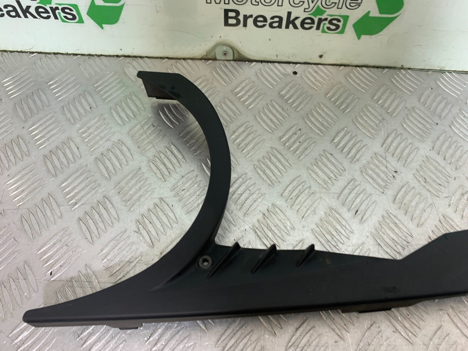 BMW F800 GT CHAIN GUARD YEAR 2013-2017 (CMB1248)