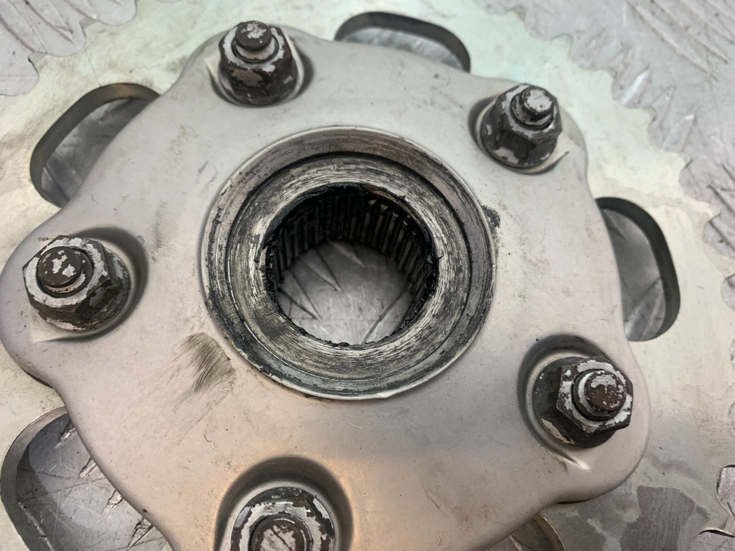 DUCATI 848 SPROCKET CARRIER YEAR 2008-2010 (CMB1323)