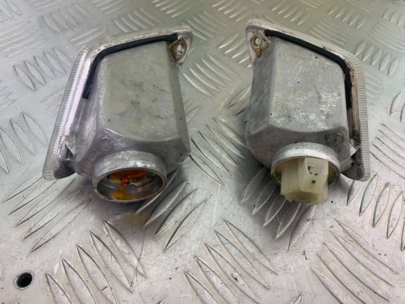 PIAGGIO VESPA GTS 300 REAR INDICATORS YEAR 2010 (CMB1062)