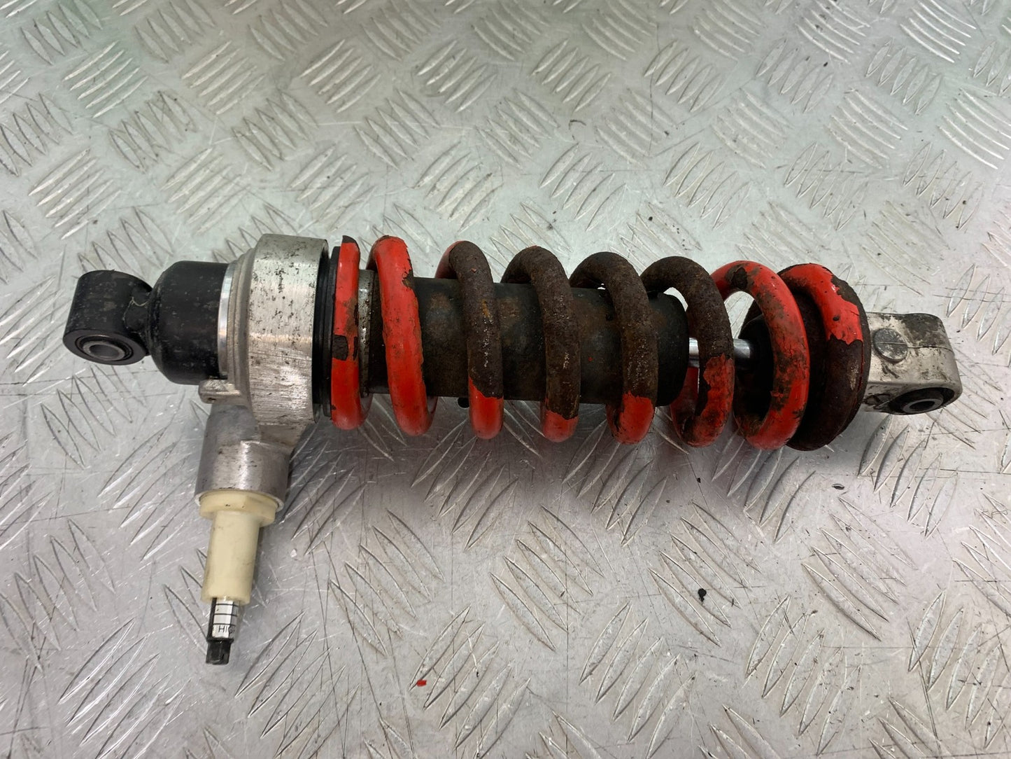 TRIUMPH 955i SPRINT ST REAR SHOCK  YEAR 1999-04 (CMB1230)