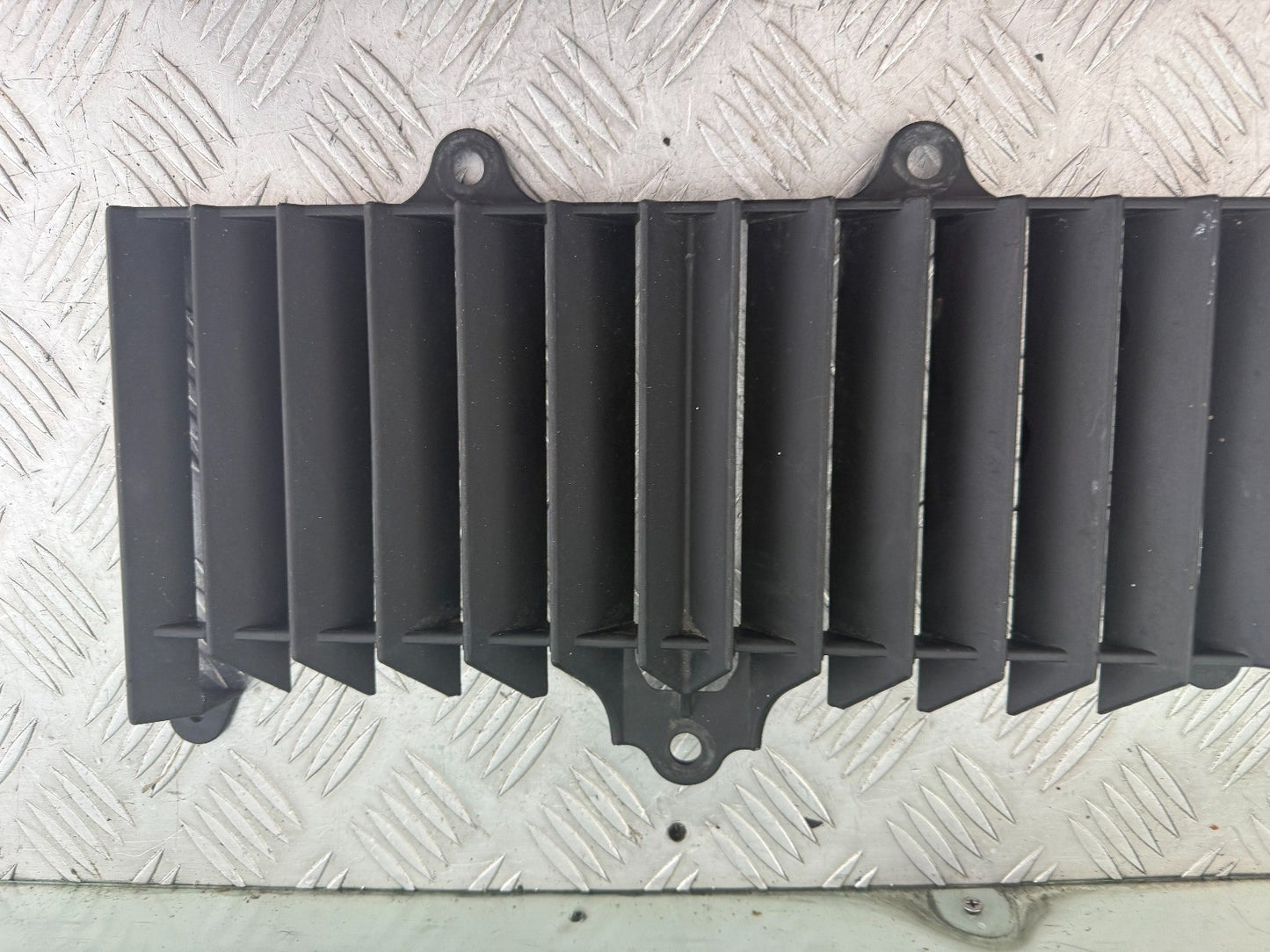 YAMAHA XT660 X OEM FRONT RADIATOR COVER COWL FAIRING YEAR 2004-2016 CMB1318