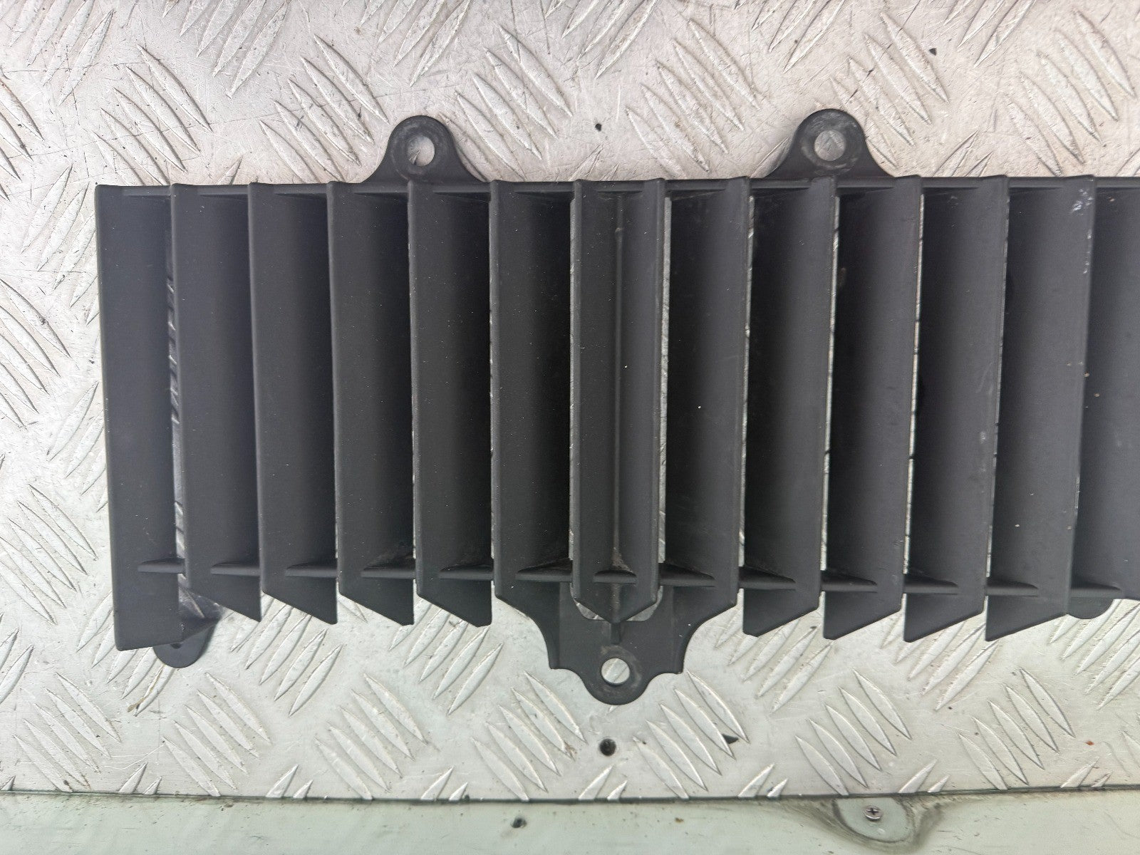 YAMAHA XT660 X OEM FRONT RADIATOR COVER COWL FAIRING YEAR 2004-2016 CMB1318