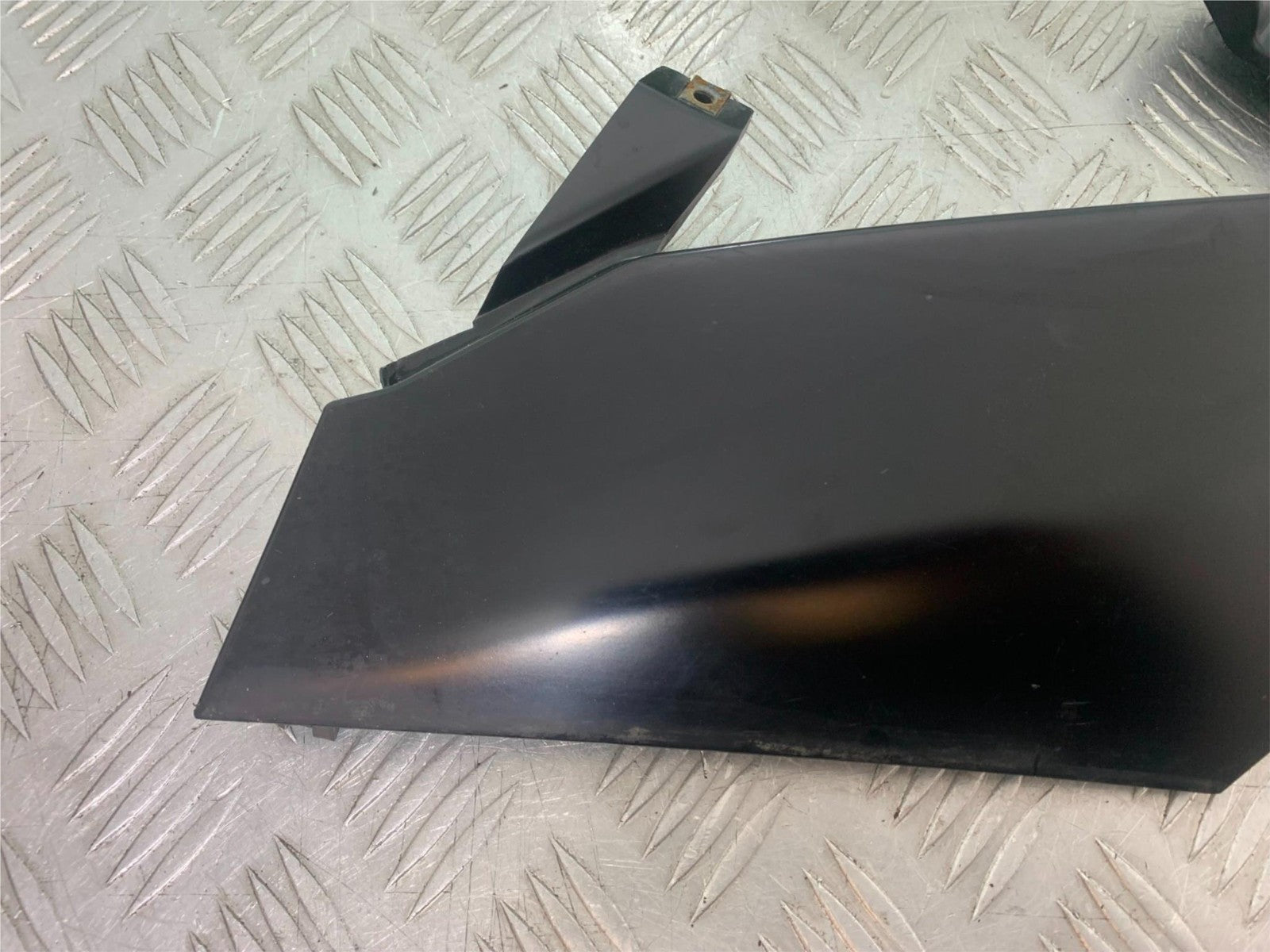YAMAHA YZF-R125 YZF 125 LEFT BELLYPAN   YEAR 2019-2022 (CMB1263)
