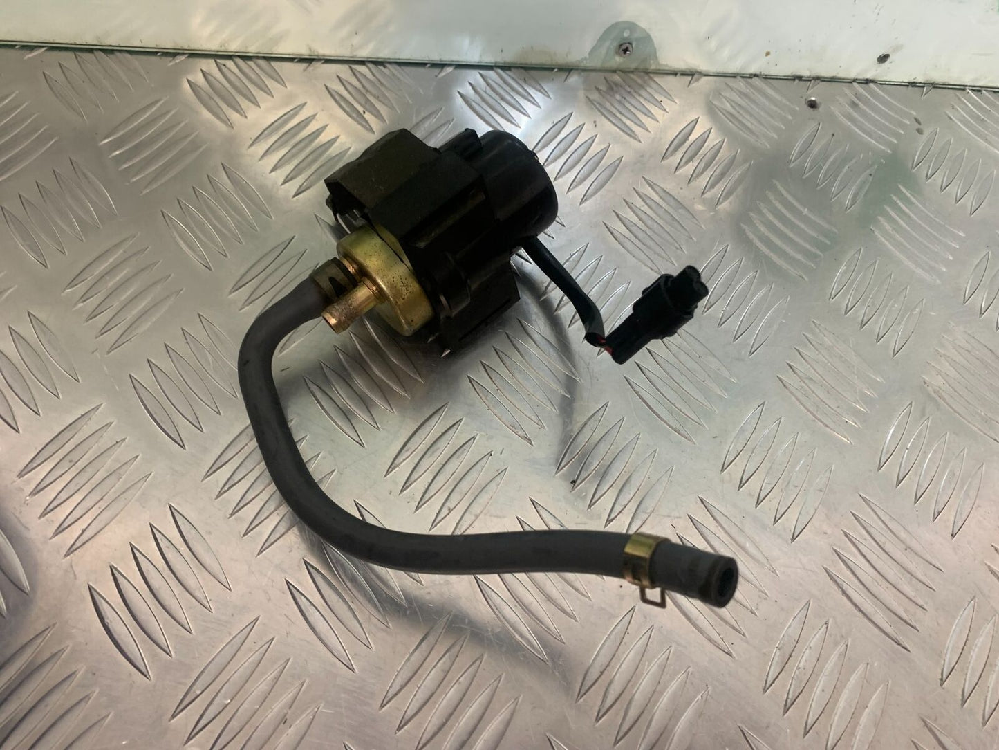KAWASAKI ZX6R ZX6 J PETROL PUMP   YEAR 2000 (STOCK 947)