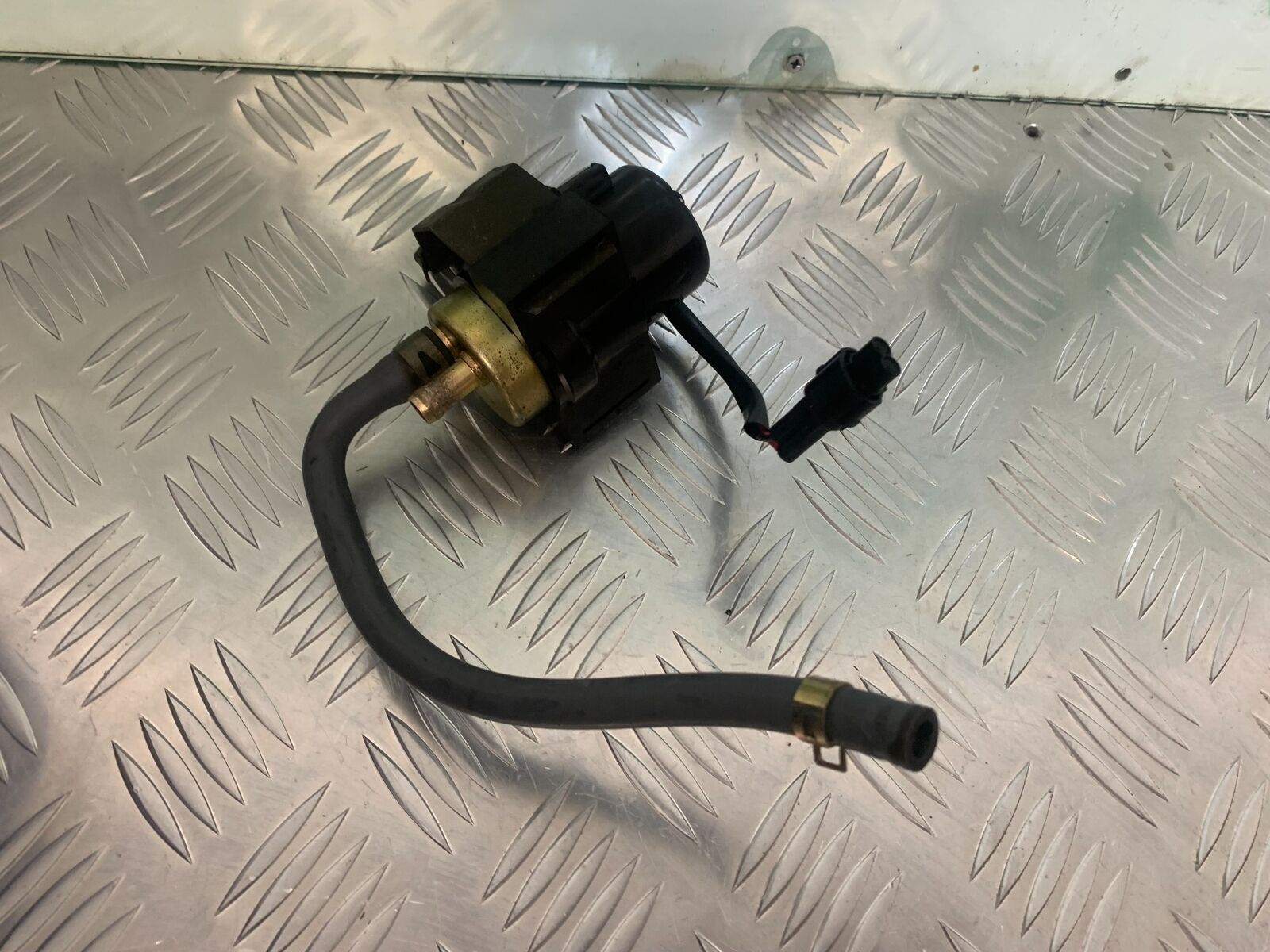 KAWASAKI ZX6R ZX6 J PETROL PUMP   YEAR 2000 (STOCK 947)