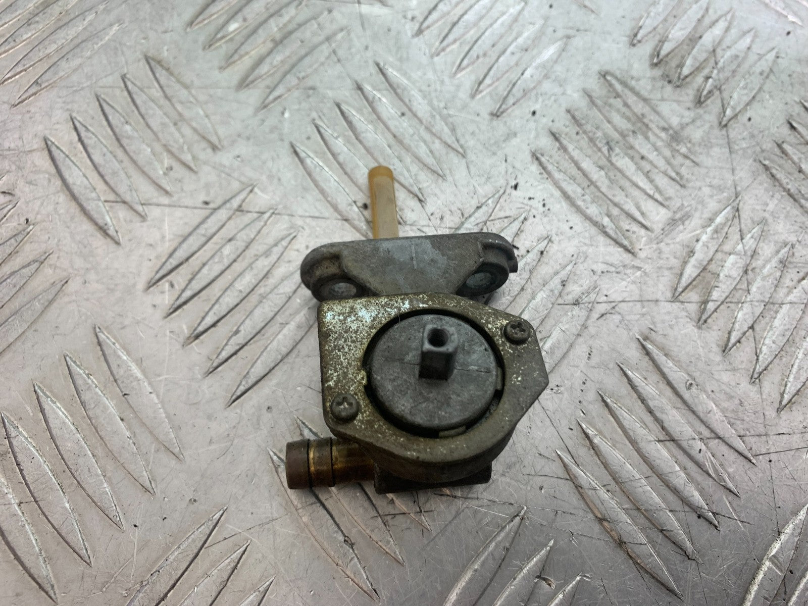 KAWASAKI ZX9R ZX9 E1 PETROL TAP  YEAR 2000-01 (CMB1171)