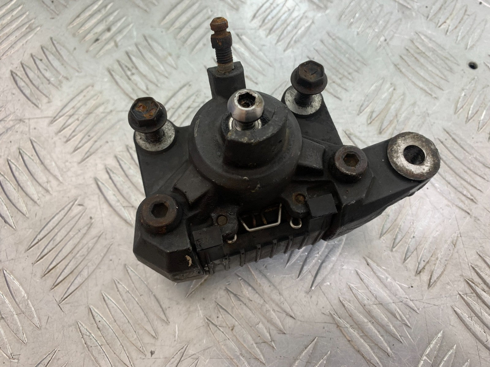 SUZUKI GSF1200 GSF 1200 BANDIT REAR BRAKE CALIPER  YEAR 2001-2004 (CMB1188)