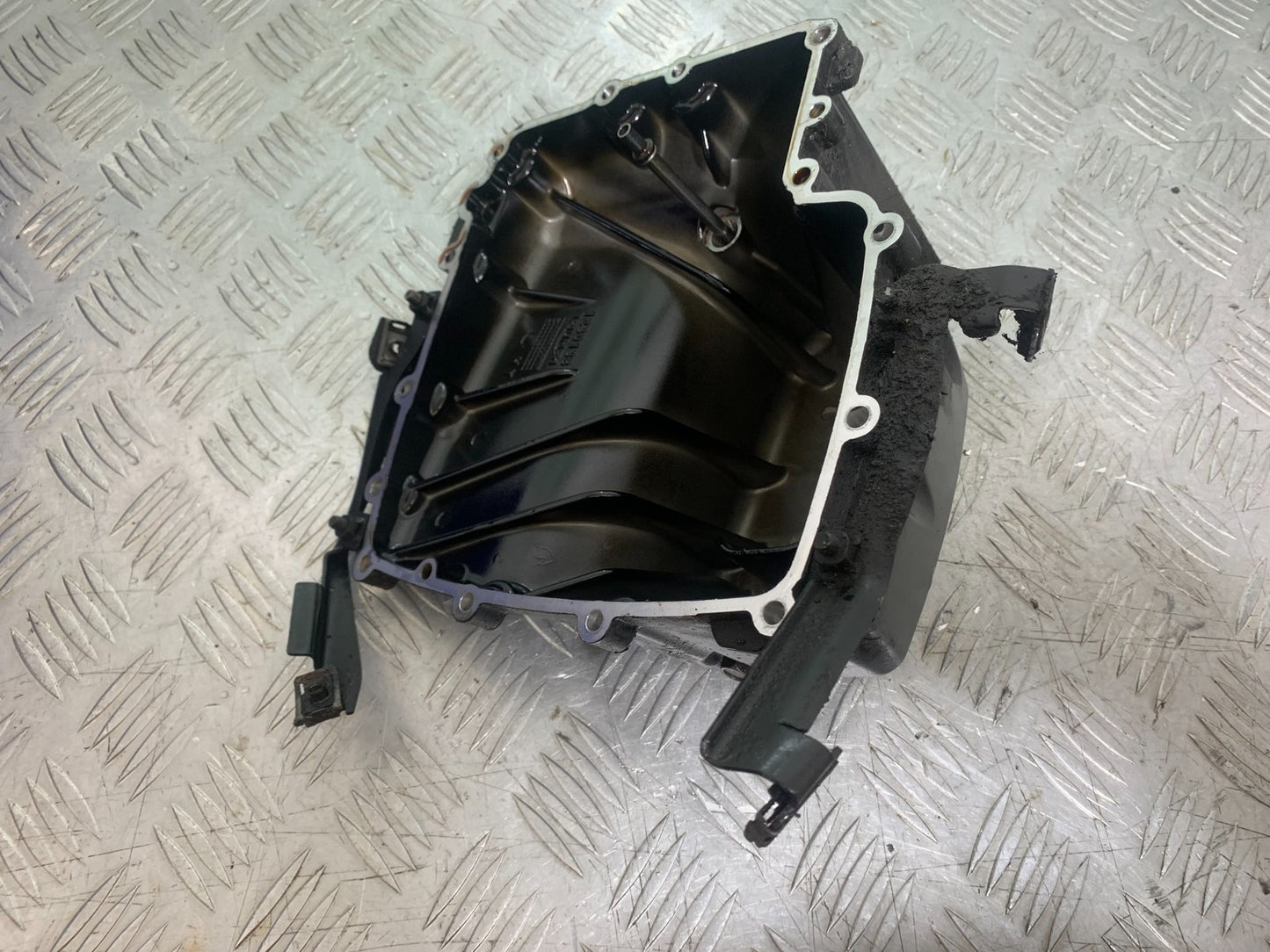 TRIUMPH 675 STREET TRIPLE SUMP  2013-2016 (CMB1186)