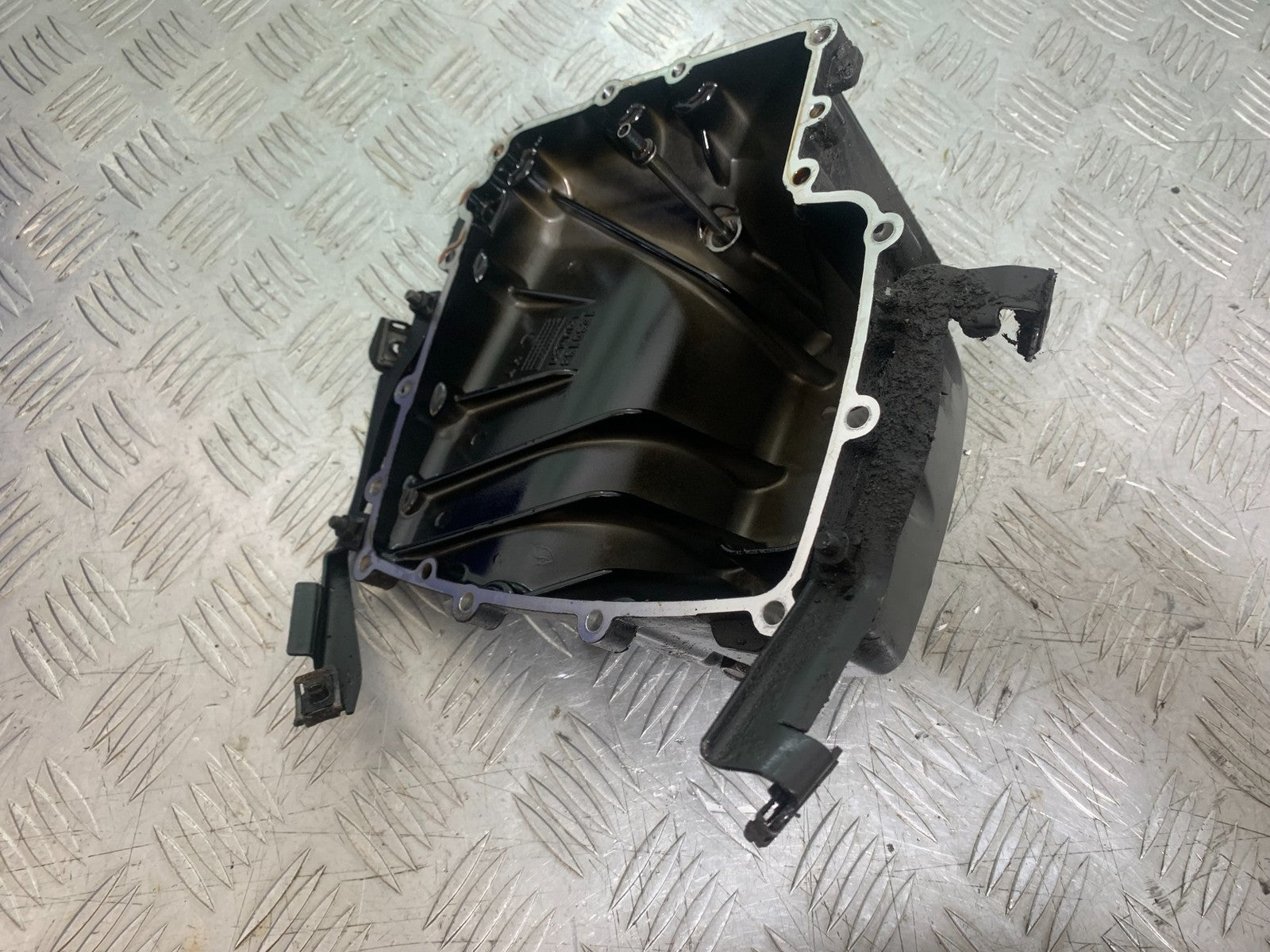 TRIUMPH 675 STREET TRIPLE SUMP  2013-2016 (CMB1186)
