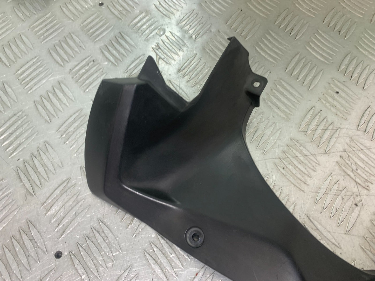 YAMAHA YZF-R125 YZF 125 LEFT TOP FAIRING INFILL PANEL  YEAR 2019-2022 (CMB1263)