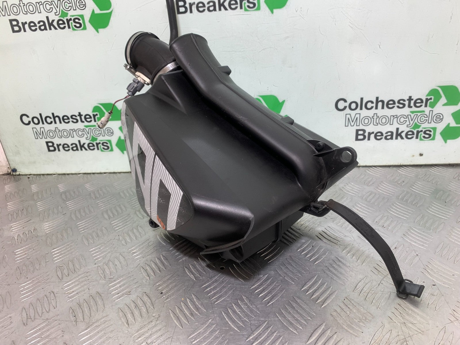 KTM 690 DUKE R LC4 AIRBOX AIR BOX YEAR 2012-2015  (CMB1180)