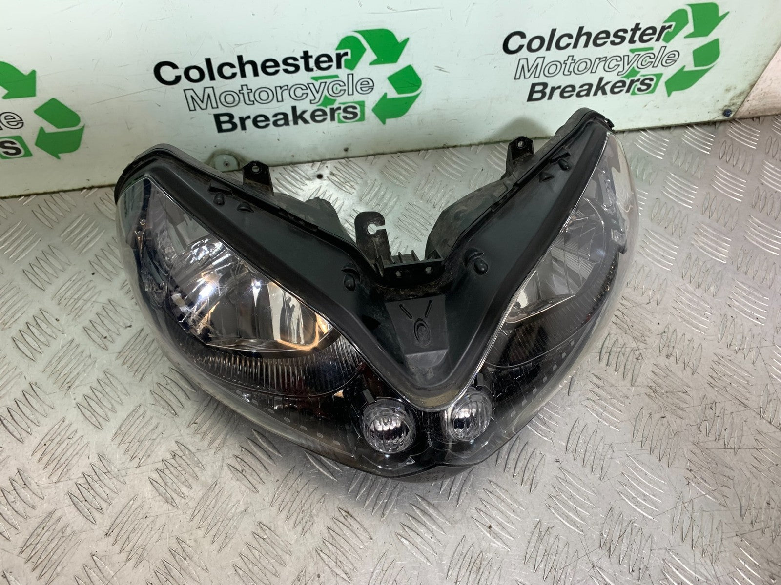 KAWASAKI GTR1400 GTR 1400 HEADLIGHT  YEAR 2007-2009 (CMB1306)