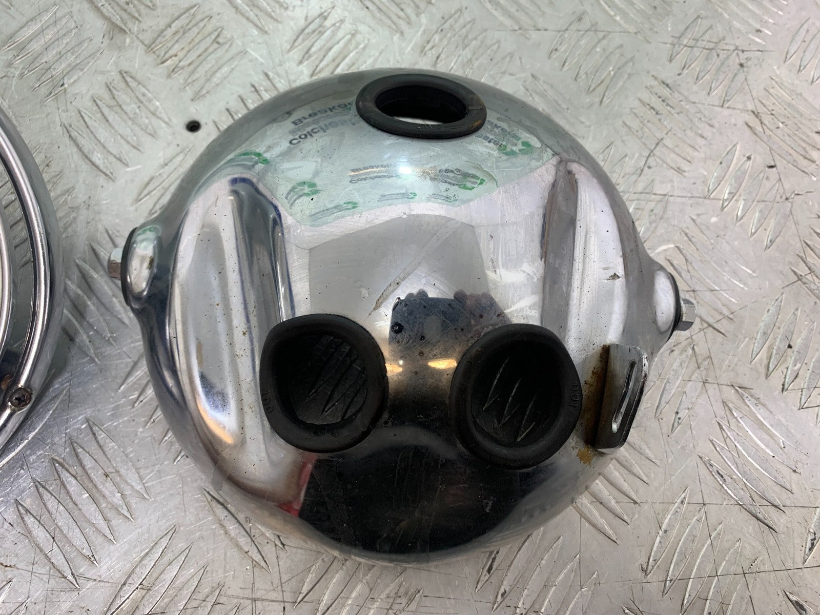 SUZUKI GSF1200 GSF 1200 BANDIT HEADLIGHT AND BACKING YEAR 2001-2004 (CMB1188)