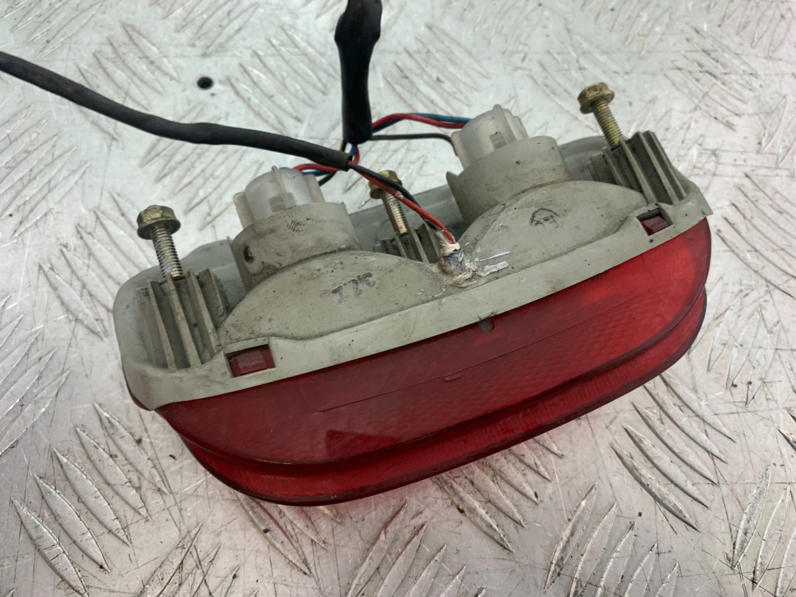KAWASAKI ZZR1100 D REAR LIGHT   YEAR 1993-2001 (CMB1289)