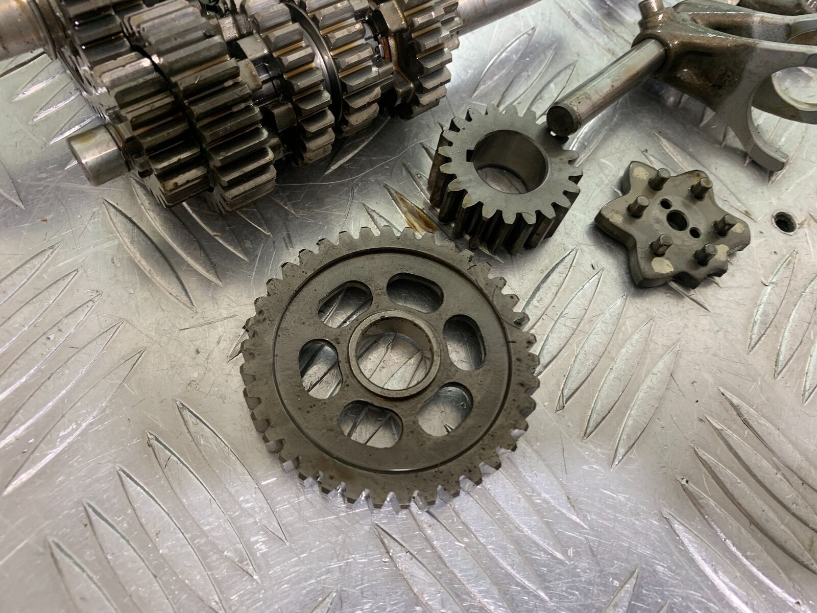 HONDA CBR125 CBR 125 GEARBOX YEAR 2004-06  (CMB1040)