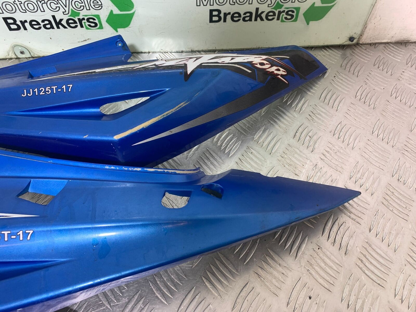 LEXMOTO MATADOR 125 JJ125T-17 SEAT PANELS  (CMB1115)