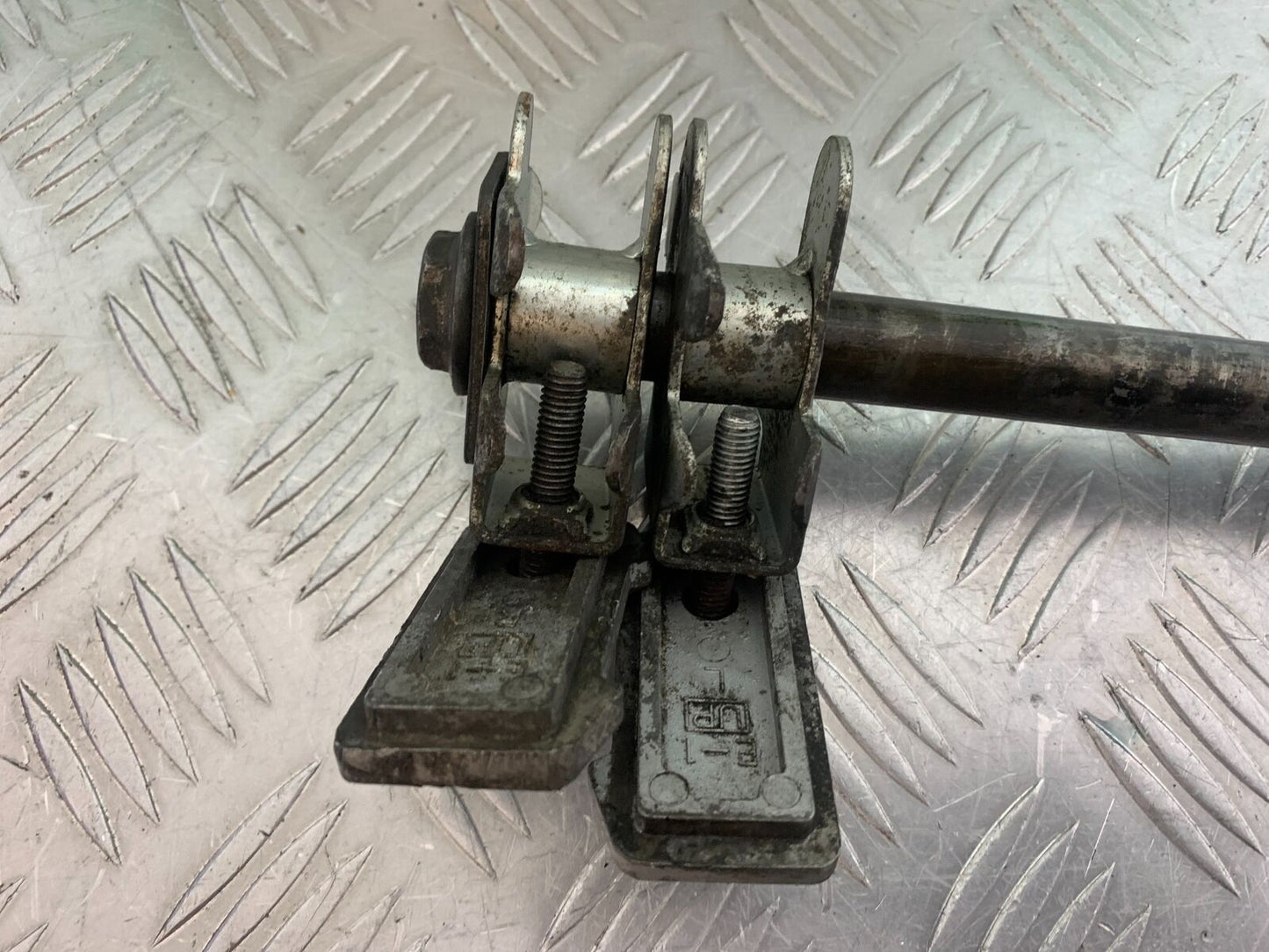 SUZUKI DL 650 V-STROM REAR WHEEL SPINDLE & ADJUSTERS  YEAR 2020 (CMB1117)