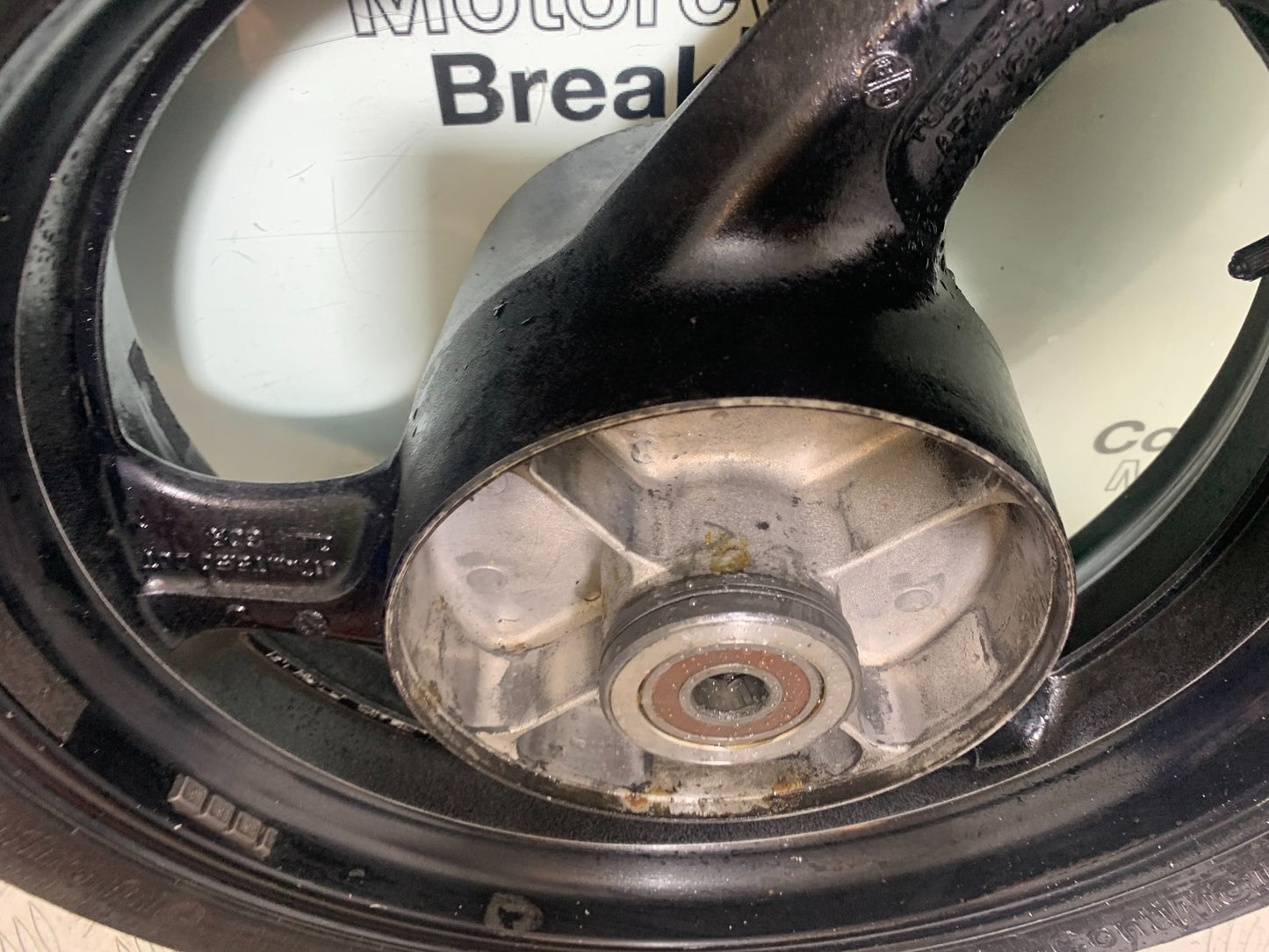 HONDA CBR1100 BLACKBIRD REAR WHEEL  YEAR 1999-2005 (CMB1232)