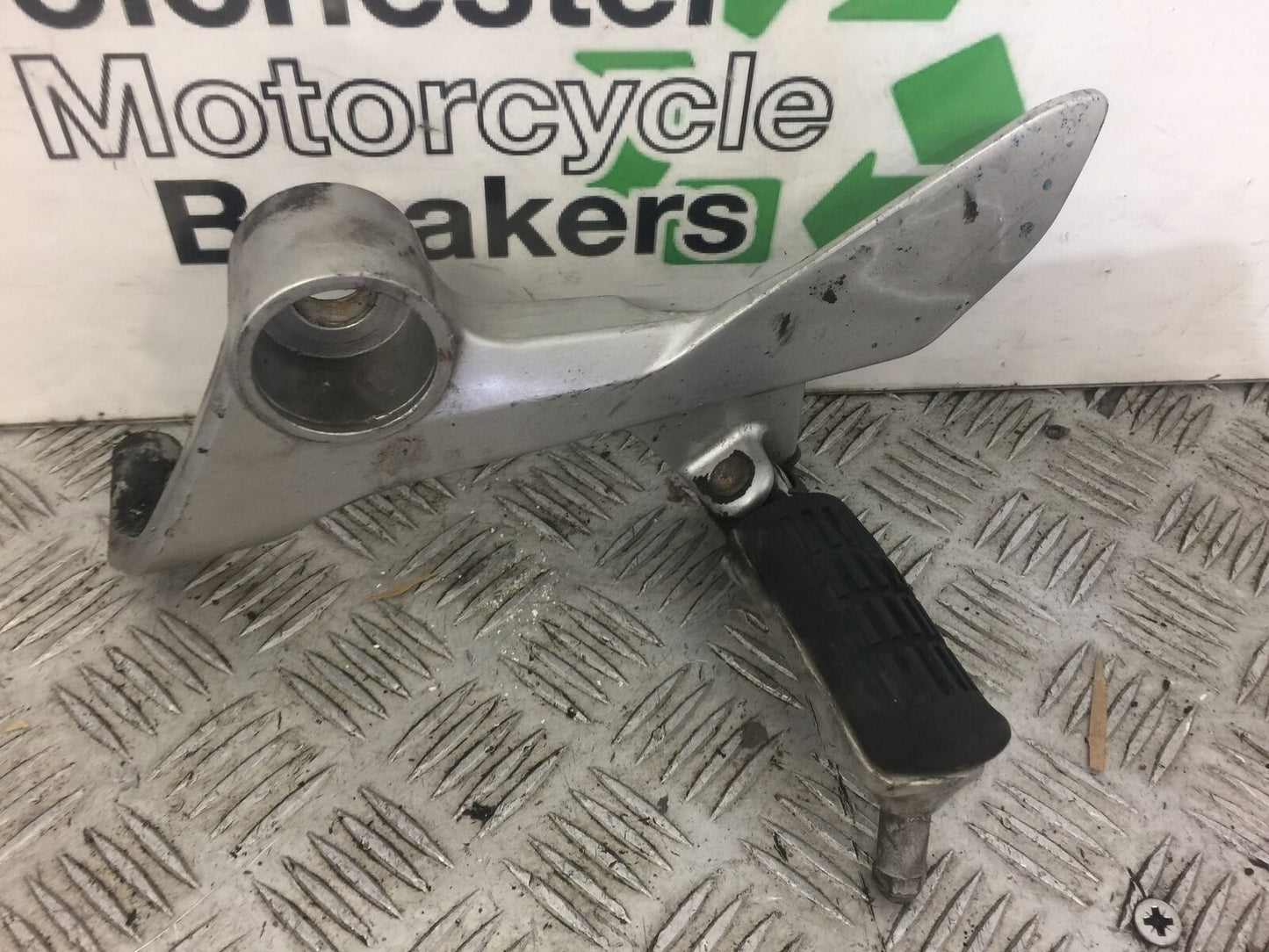 HONDA VFR800 VFR 800 FRONT LEFT HANGER  YEAR 1998-2001 (PRE V-TEC) STOCK NO326