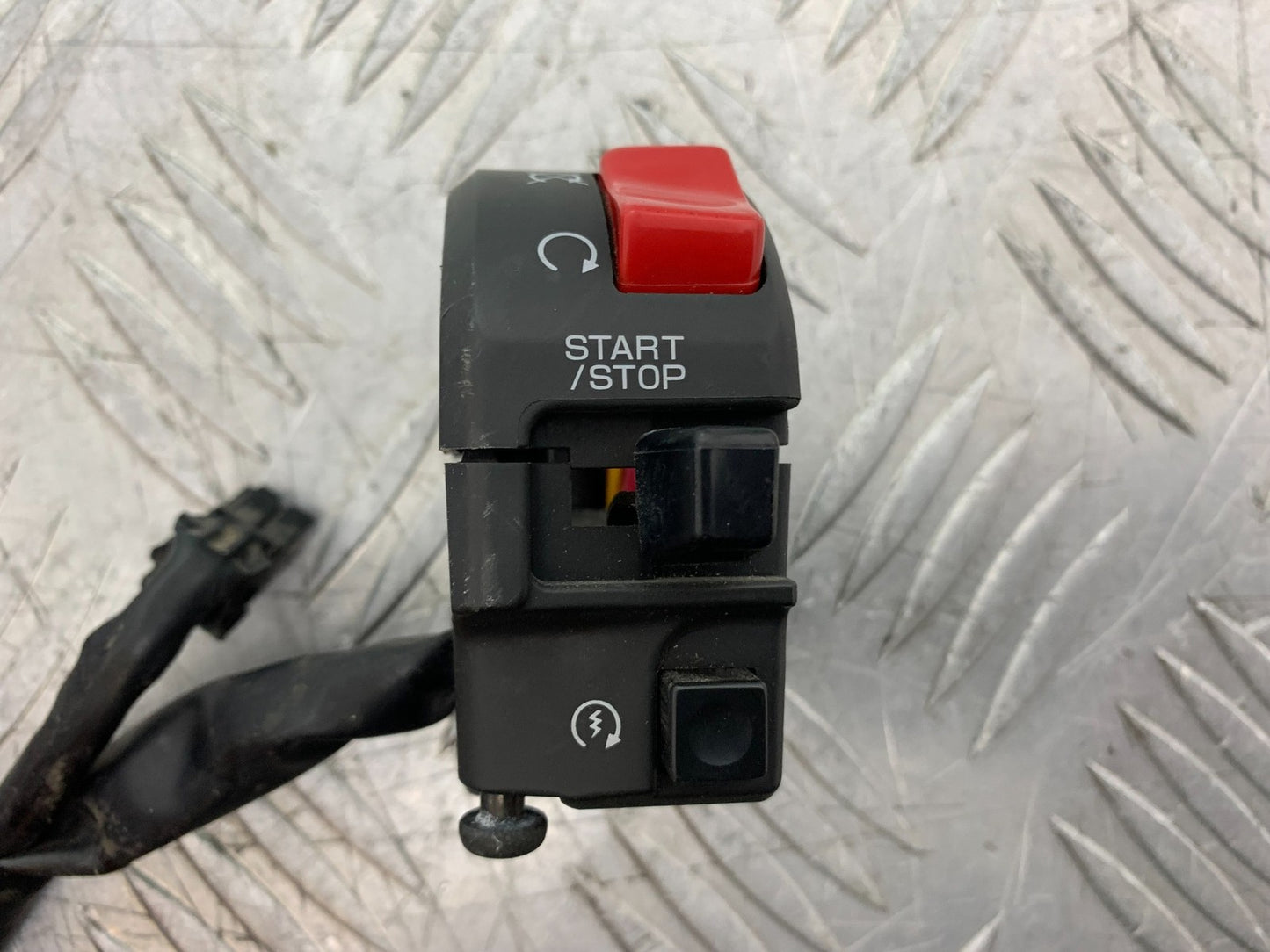KAWASAKI ZX10R ZX10 R RIGHT SWITCH GEAR  2008-2010 (CMB1301)