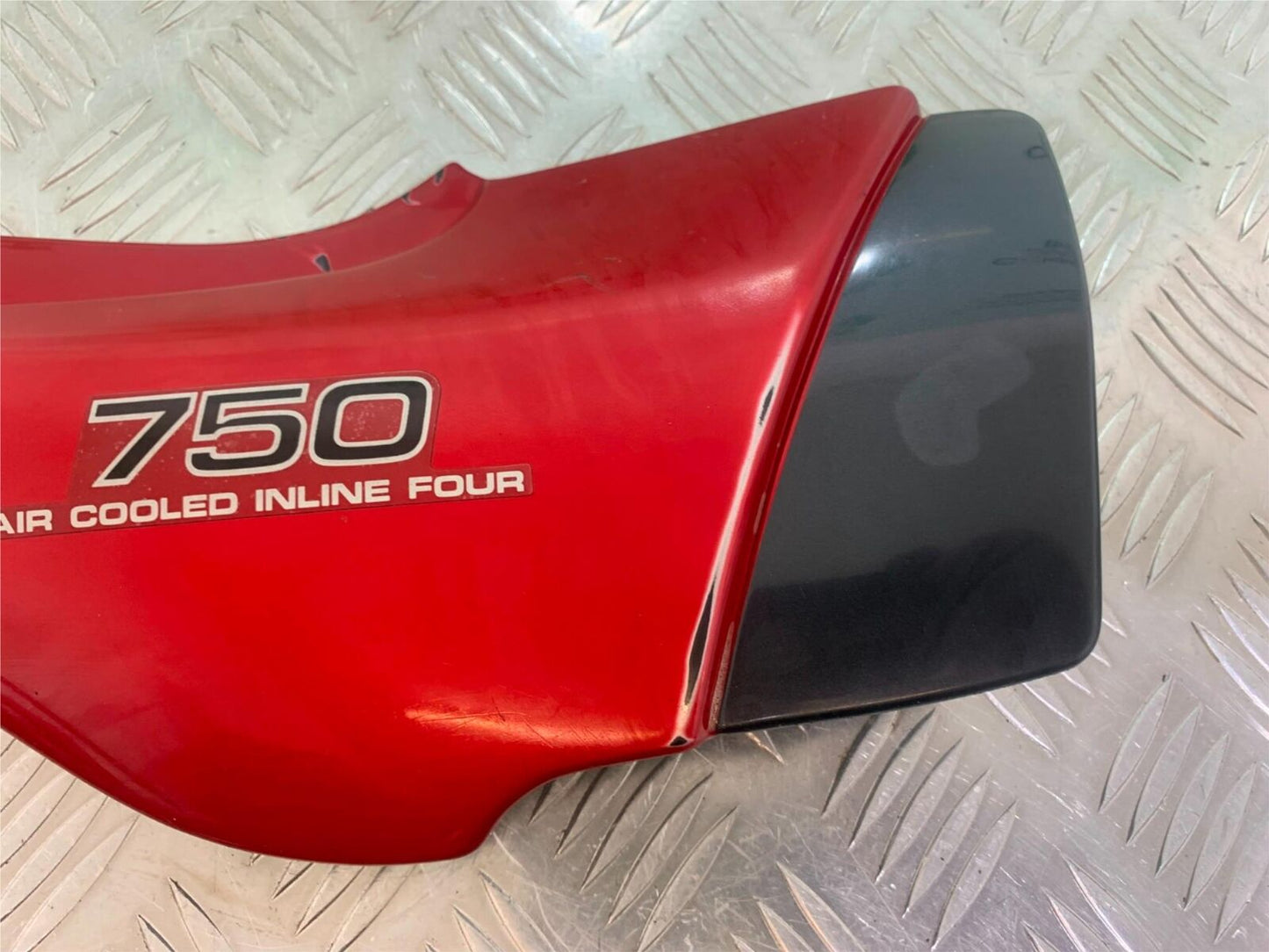 KAWASAKI ZR 750 ZEPHYR RIGHT SIDE PANEL YEAR 1991-95 (CMB1008)