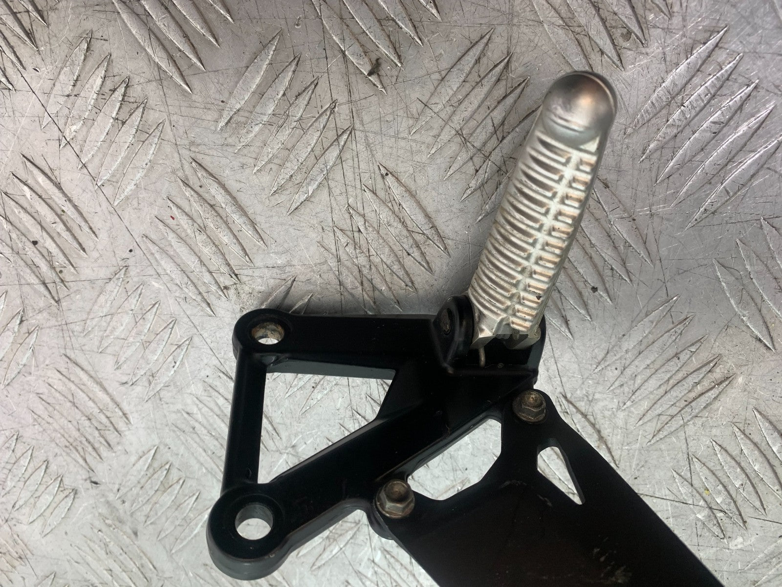 DUCATI 848 FRONT RIGHT HANGER AND PEG  YEAR 2008-2010 (CMB1323)