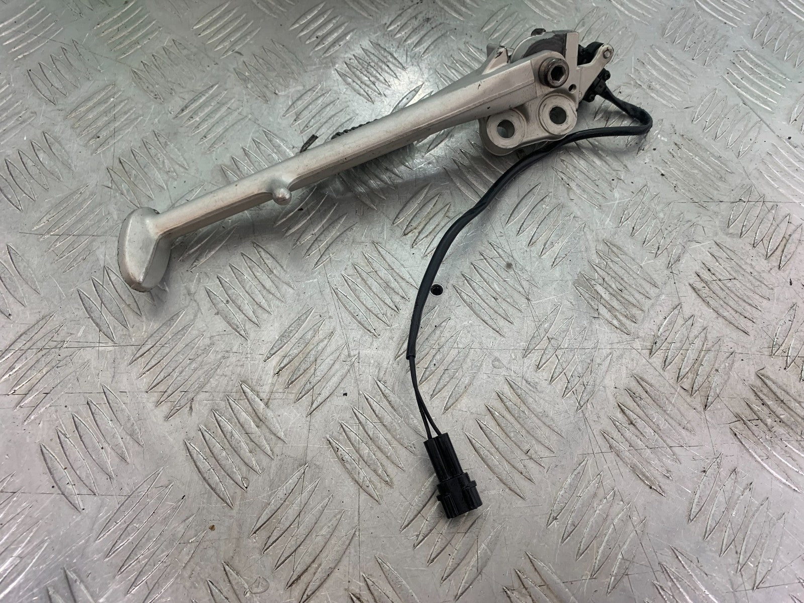 TRIUMPH 675 STREET TRIPLE SIDE STAND  2013-2016 (CMB1186)