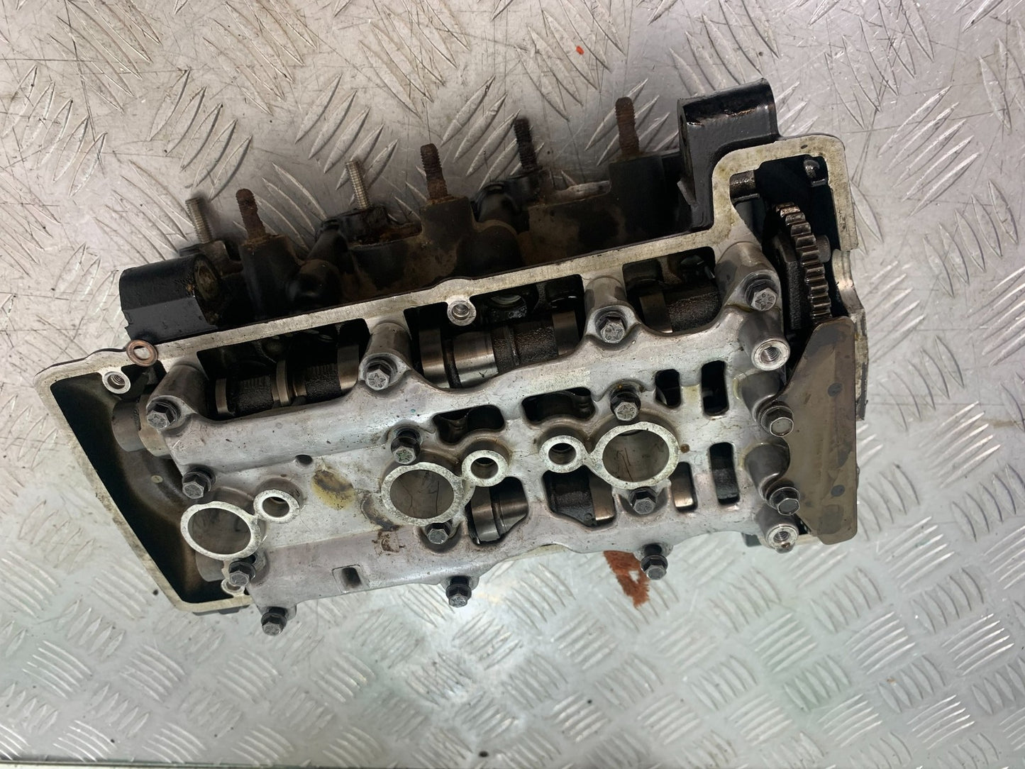 TRIUMPH 675 STREET TRIPLE R CYLINDER HEAD AND CAMS   YEAR 2012 (CMB1221)
