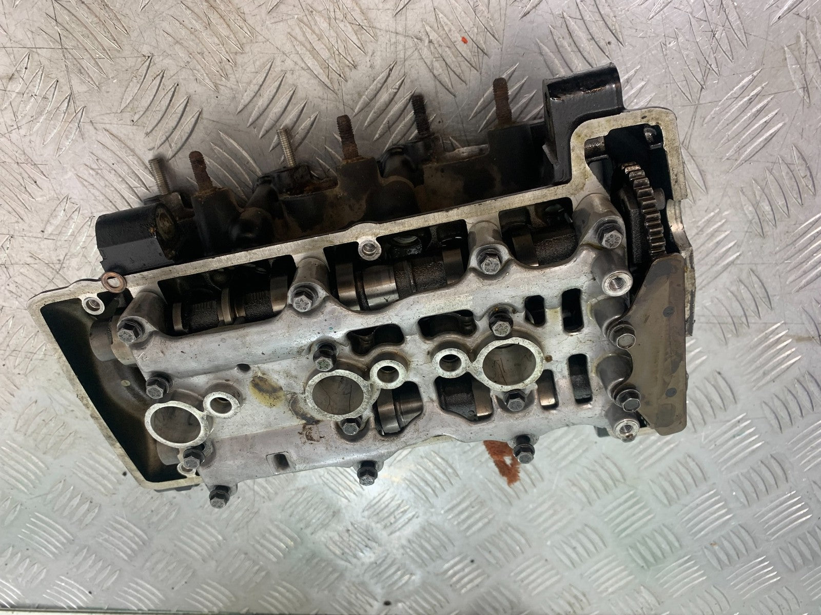 TRIUMPH 675 STREET TRIPLE R CYLINDER HEAD AND CAMS   YEAR 2012 (CMB1221)