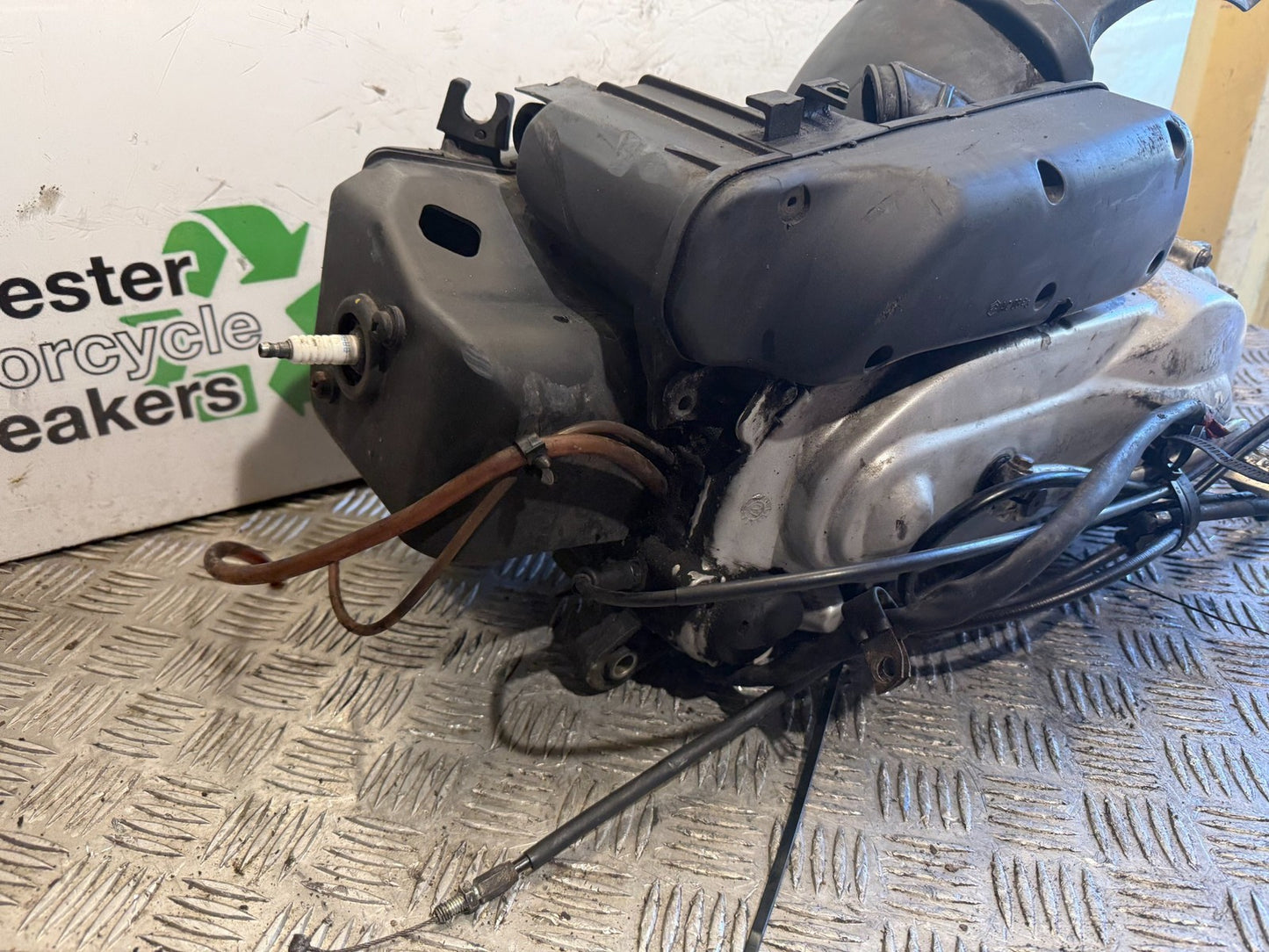 PIAGGIO VESPA LXS S 50 ENGINE YEAR 2004-2016 (CMB1290)