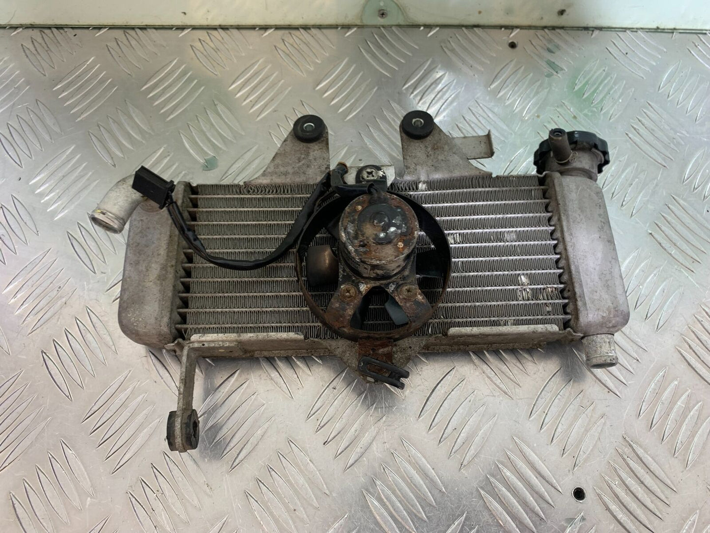 HONDA XL125 VARADERO RADIATOR  YEAR 2007-2013 (CMB1019)