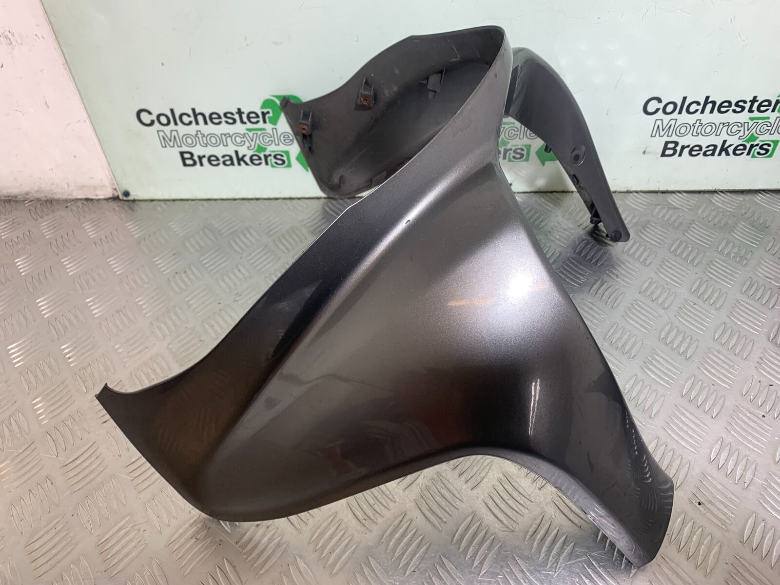 SUZUKI AN 200 UN 200 BURGMAN FAIRING PANEL YEAR 2007-09 (CMB1128)