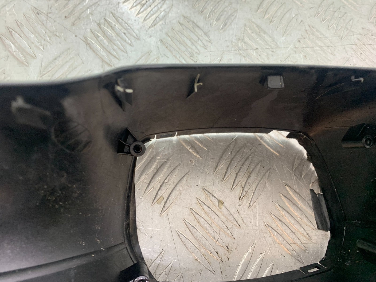 PIAGGIO VESPA LX50 LX S 50 HEADLIGHT SURROUND   YEAR 2007-2016 (CMB1290)