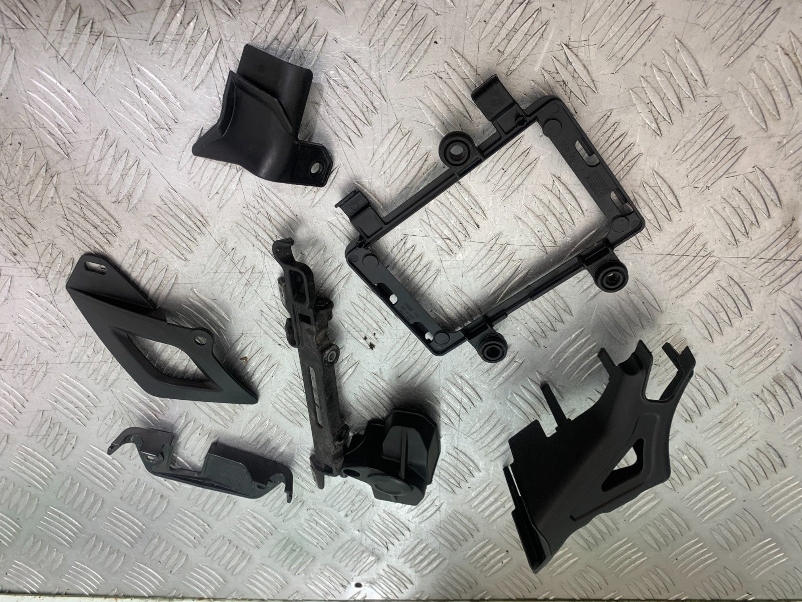 APRILIA TUONO 1000 V4R INFILL PANELS YEAR 2011-13  (CMB1331)