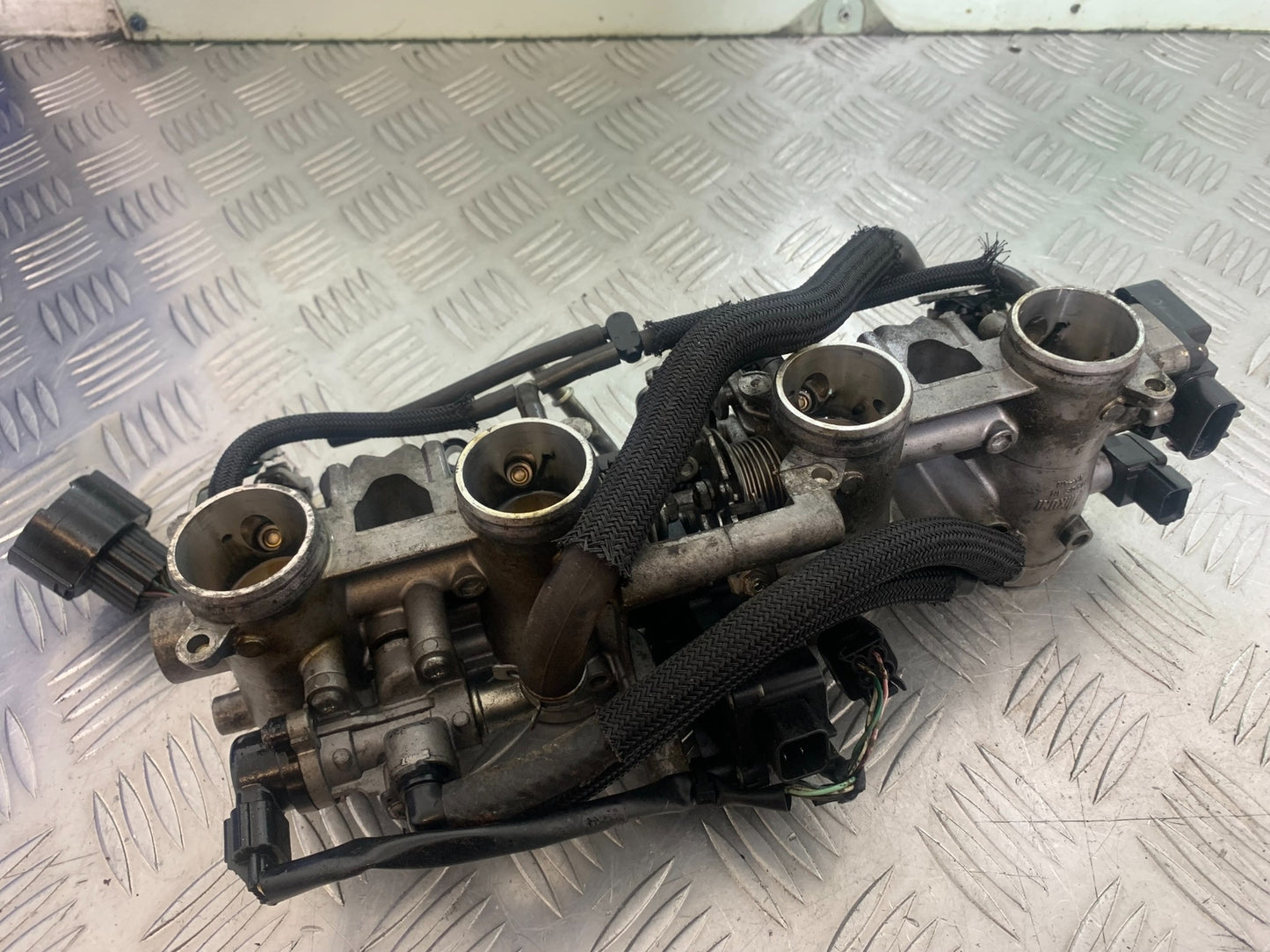 SUZUKI GSF650 GSF 650 THROTTLE BODIES   YEAR 2007-2009  (CMB1161)