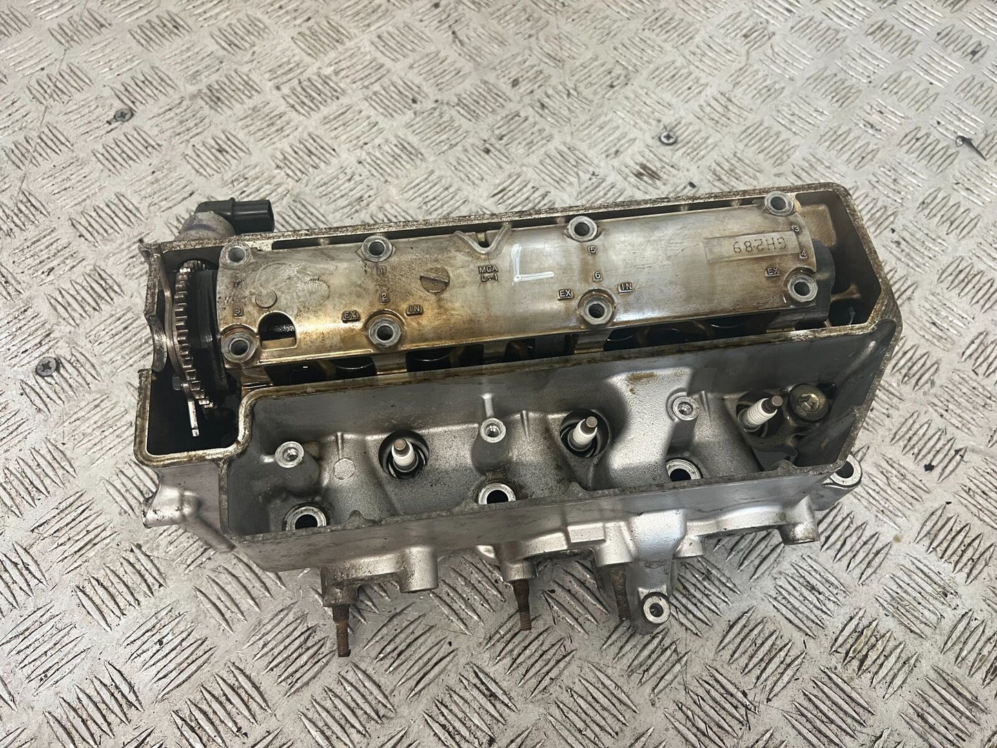HONDA GL1800 GL 1800 LEFT CYLINDER HEAD AND CAM  YEAR 2004 ABS (STOCK 890)