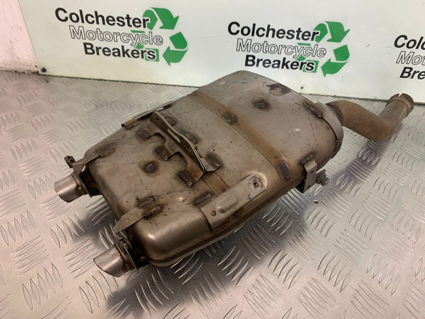 YAMAHA FZ6 FAZER SILENCER  YEAR 2004-2007  (STOCK 955)