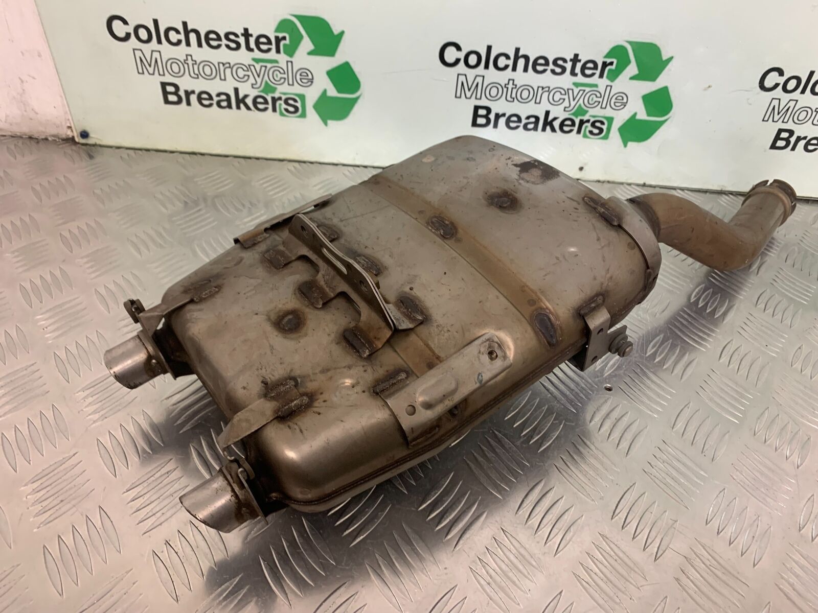 YAMAHA FZ6 FAZER SILENCER  YEAR 2004-2007  (STOCK 955)
