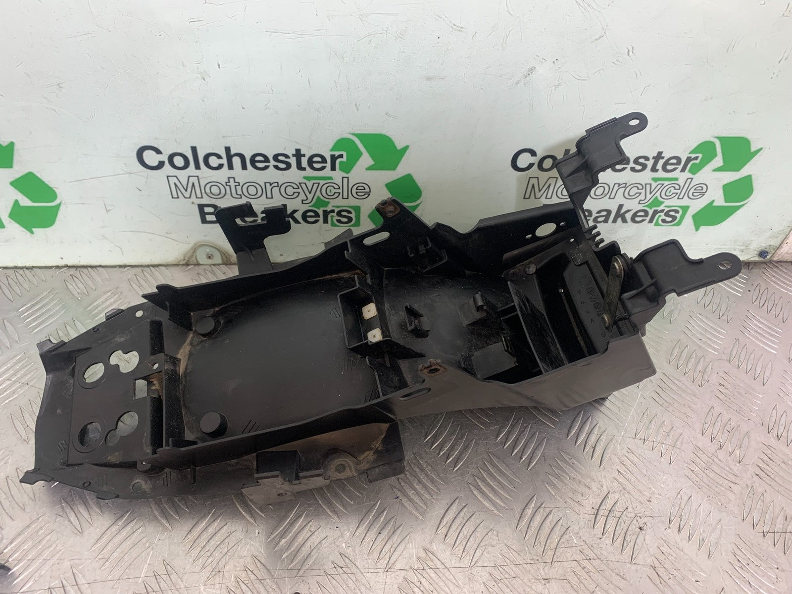 YAMAHA XJ6 XJ6-S UNDERTRAY YEAR 2009-2015  (CMB1212)