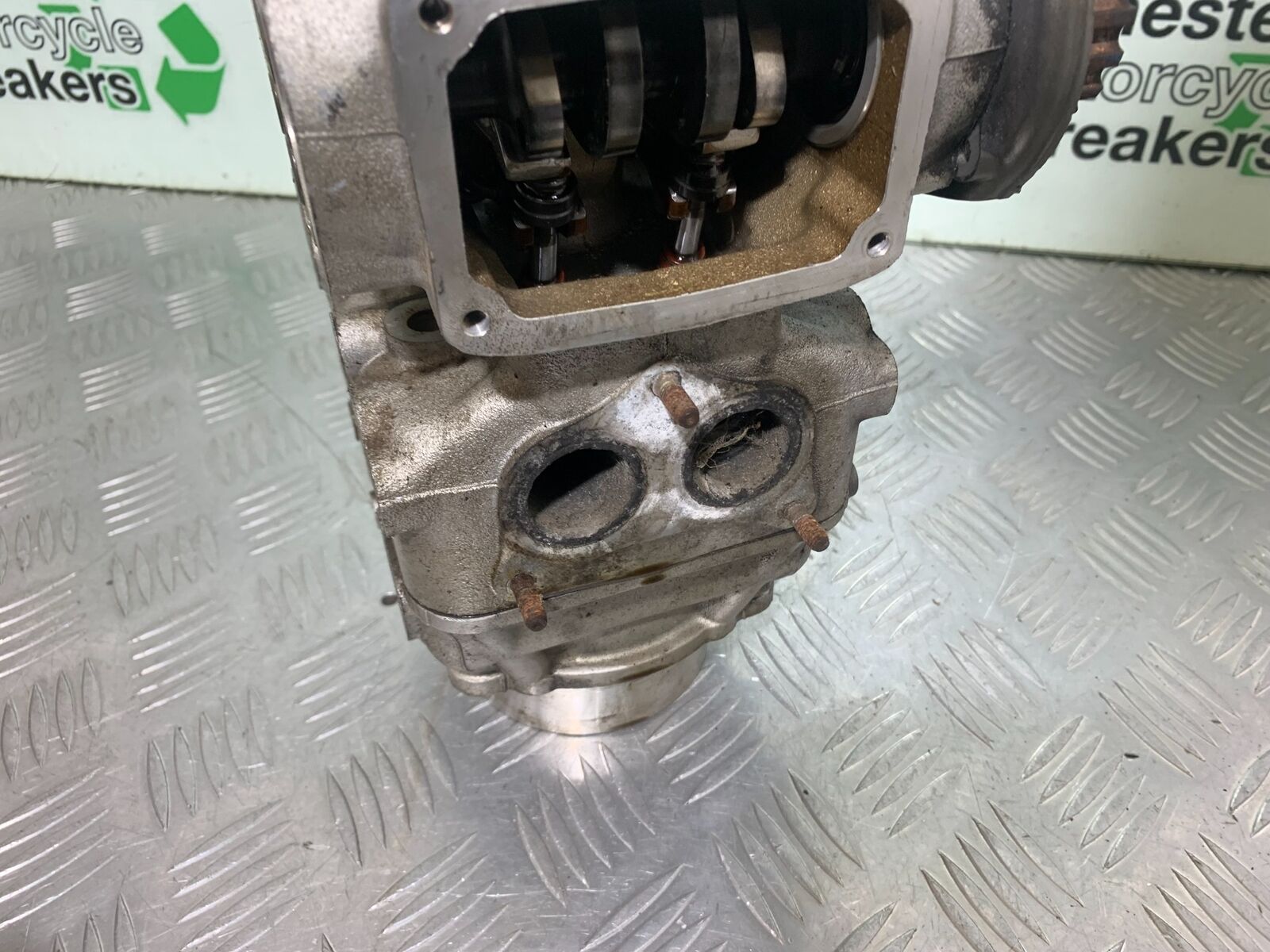 DUCATI 748 REAR CYLINDER HEAD AND CAMS YEAR 1999 2003