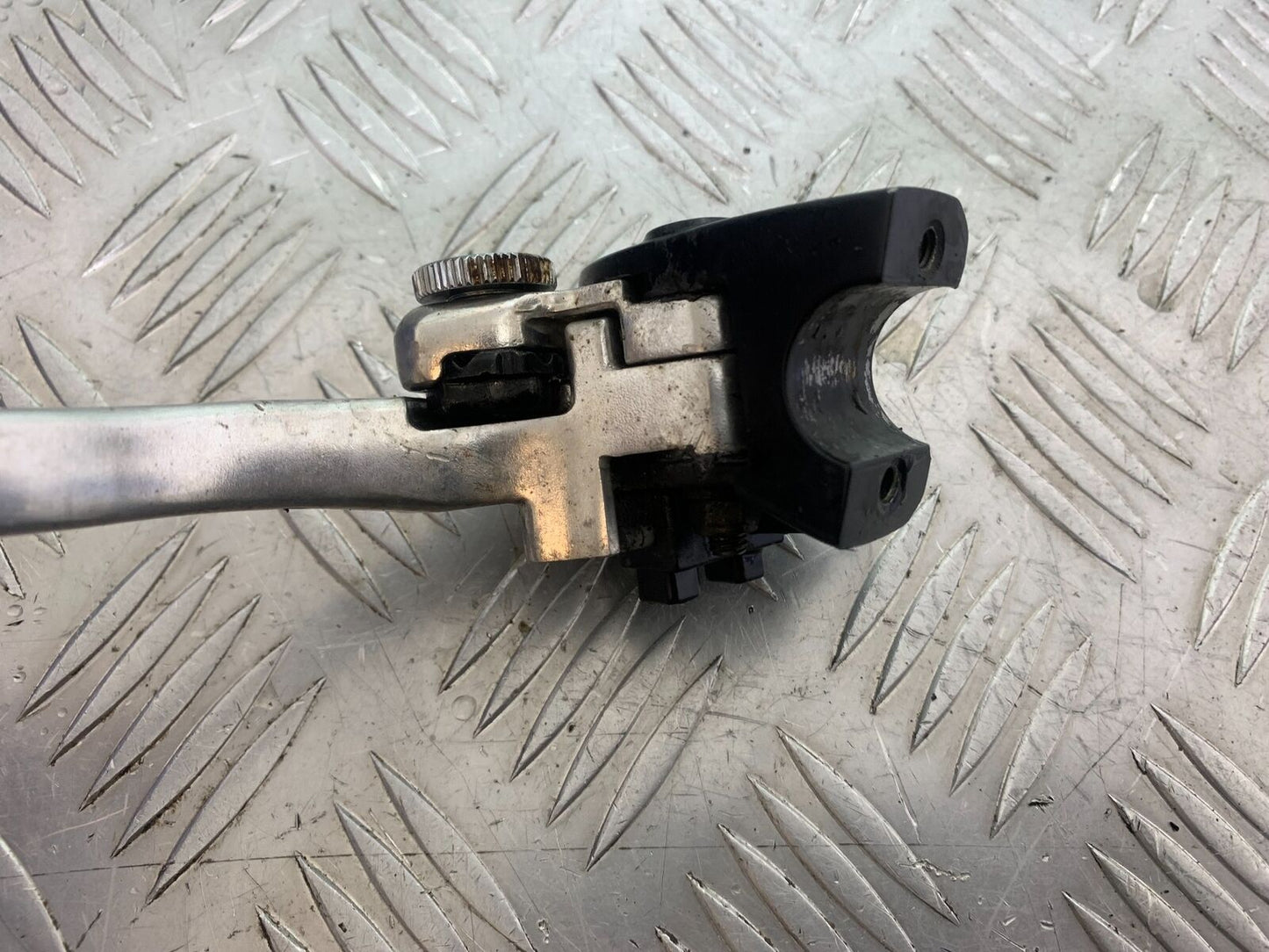 KAWASAKI Z650 ER650 KNFAN CLUTCH LEVER & BRACKET   YEAR 2022-2024 (CMB1112)