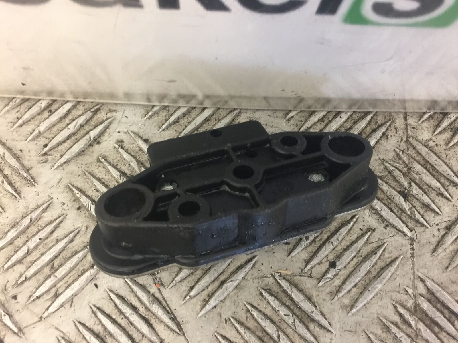 KAWASAKI ZX6R ZX6 R P7F P8F SEAT CATCH YEAR 2007 2008
