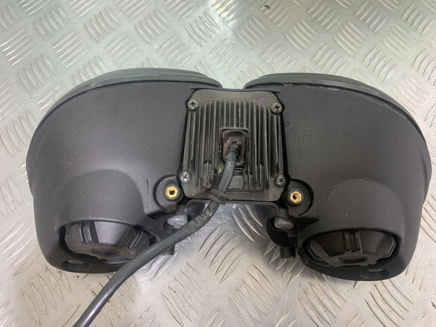TRIUMPH 1050 SPEED TRIPLE HEADLIGHT  YEAR 2018-2020 (CMB1029)