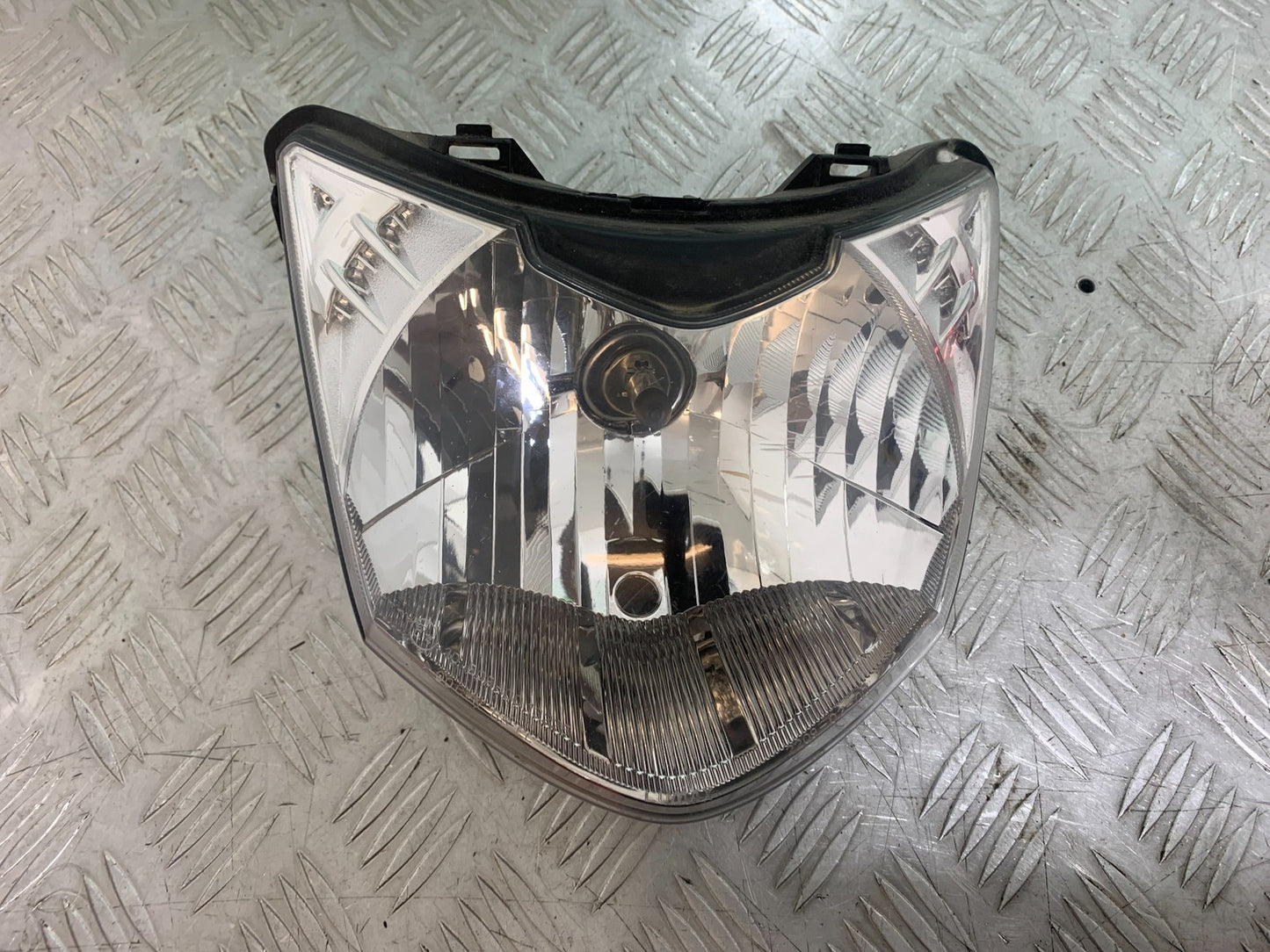 HONDA CBF125 CBF 125 HEADLIGHT   YEAR 2009-14  (CMB1172)