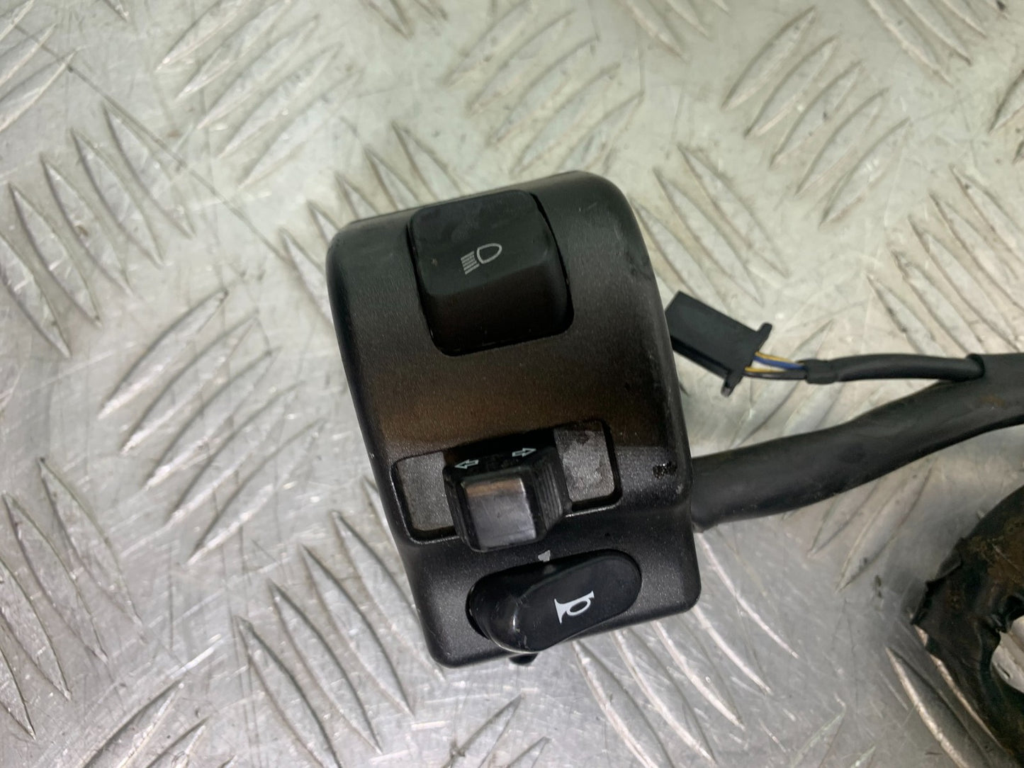 YAMAHA XVS 1300 MIDNIGHT STAR LEFT SWITCH GEAR  YEAR 2007-16 (CMB1200)