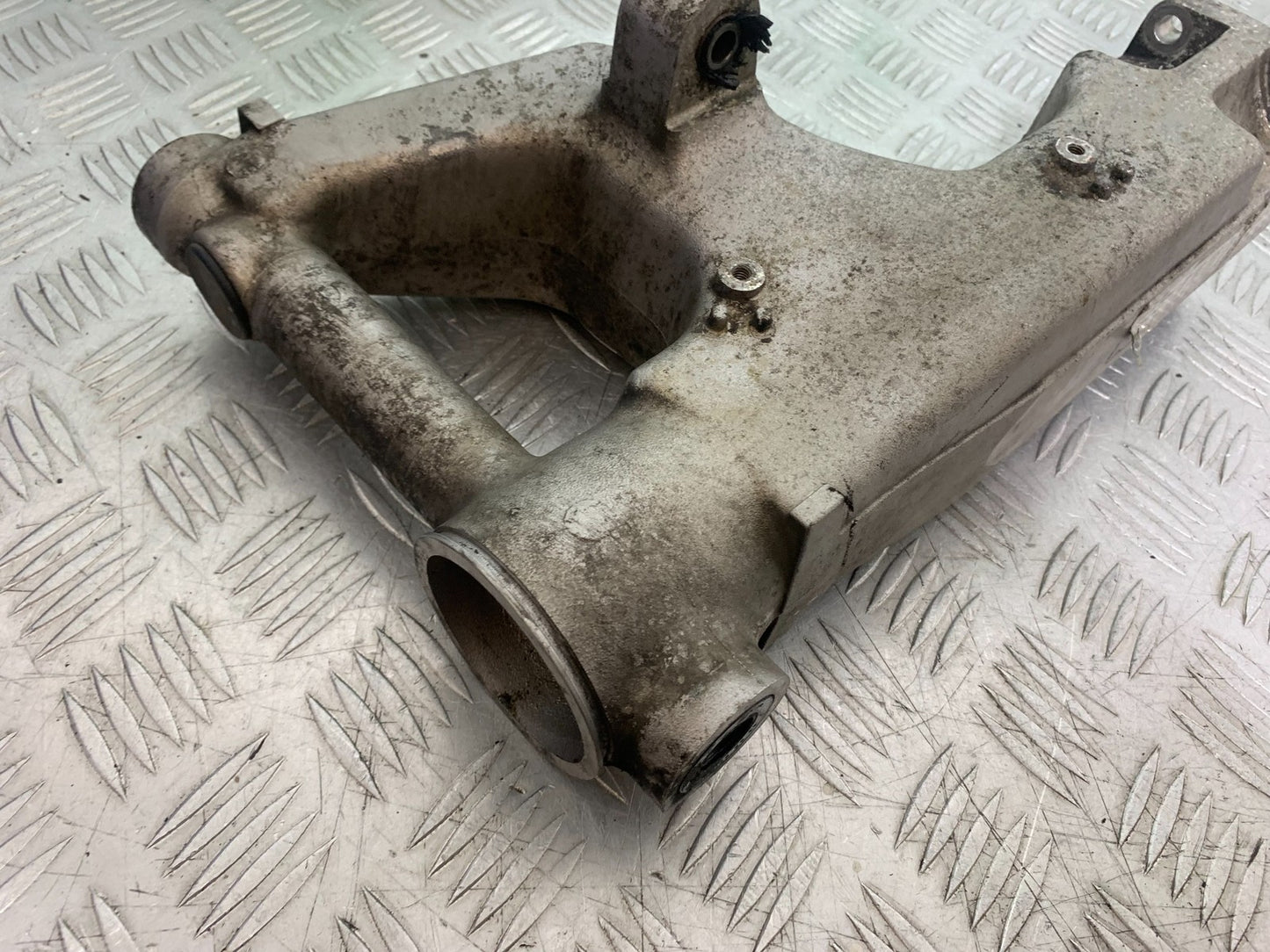 HONDA NTV 600 REVERE SWINGARM  YEAR 1988-1996  (CMB1281)